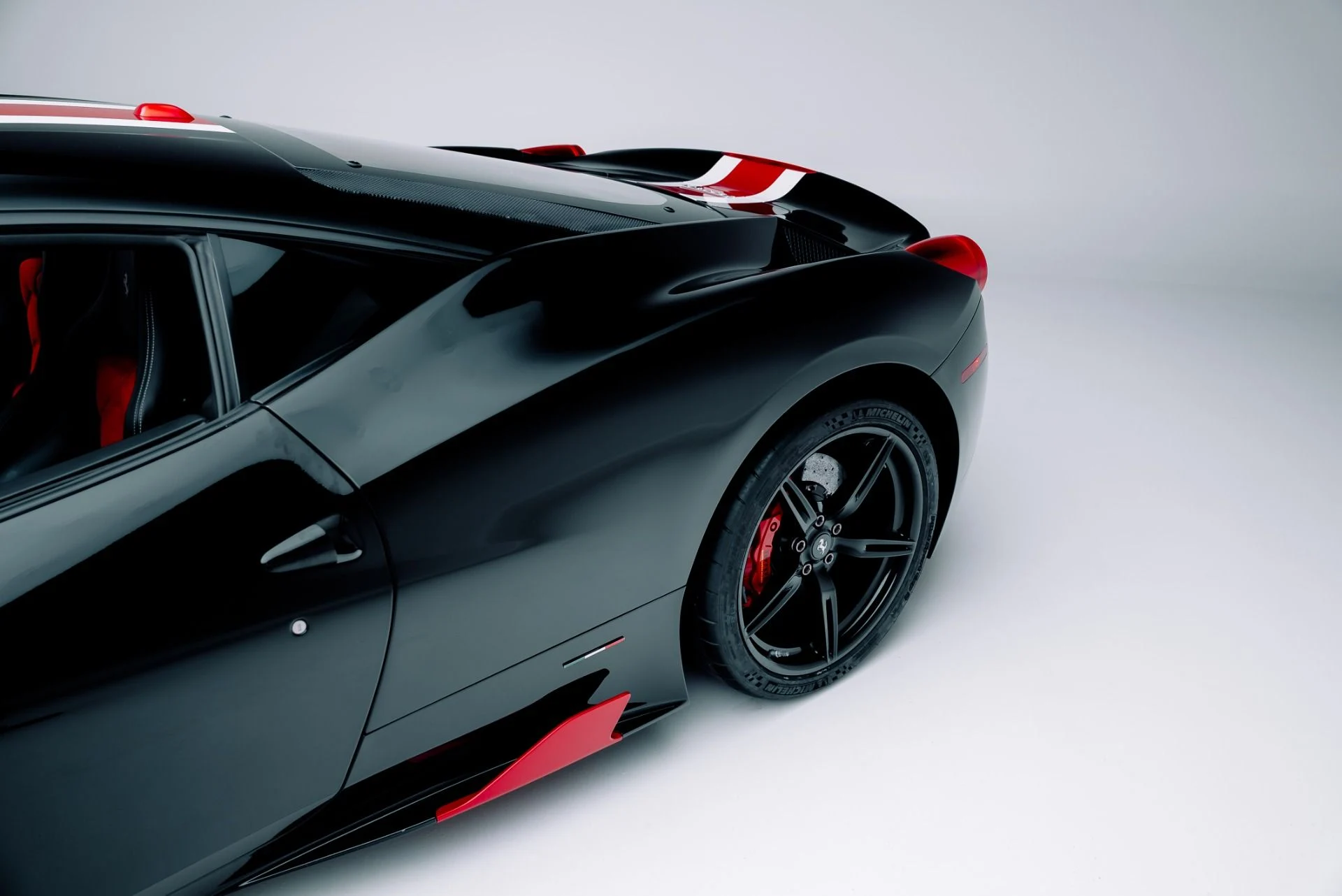 mph018_246399318_Used_2015_Ferrari_458_Speciale_1763680204_29b911a436