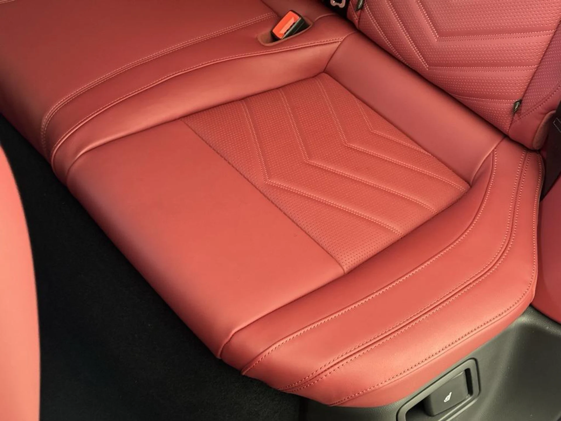 mph018_2465072927_L_Pk_Gzm7_Vih_Cu_O_Ngu_Uow_X4_Lu_T_I_4dbf09e008