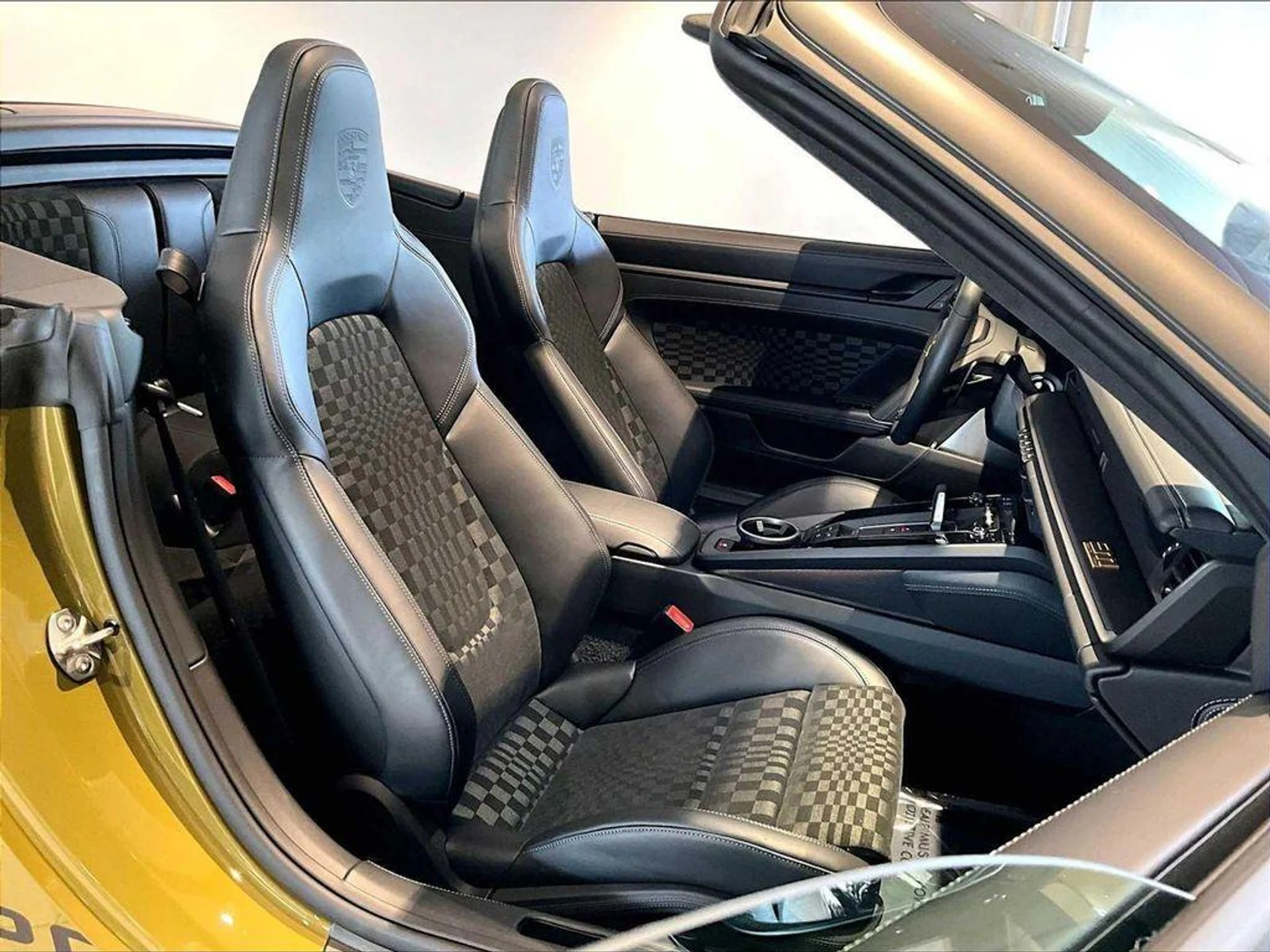 mph018_2466206511_j1_L1_Q_Uu_Rx5_GLO_Nii6fk_Tro68a_Y_d1b27d12e9