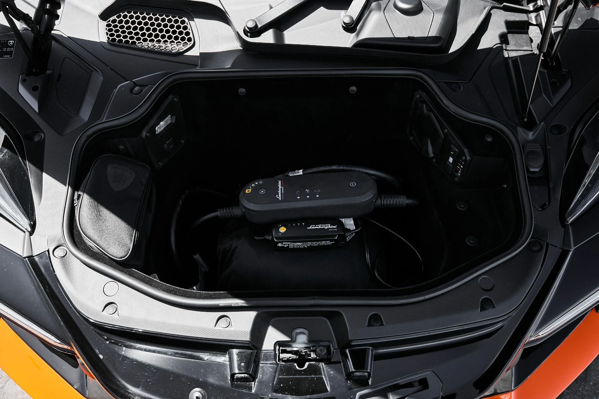 mph018_2478283306_Used_2024_Lamborghini_Revuelto_Base_1777394276_493e1ad6b6