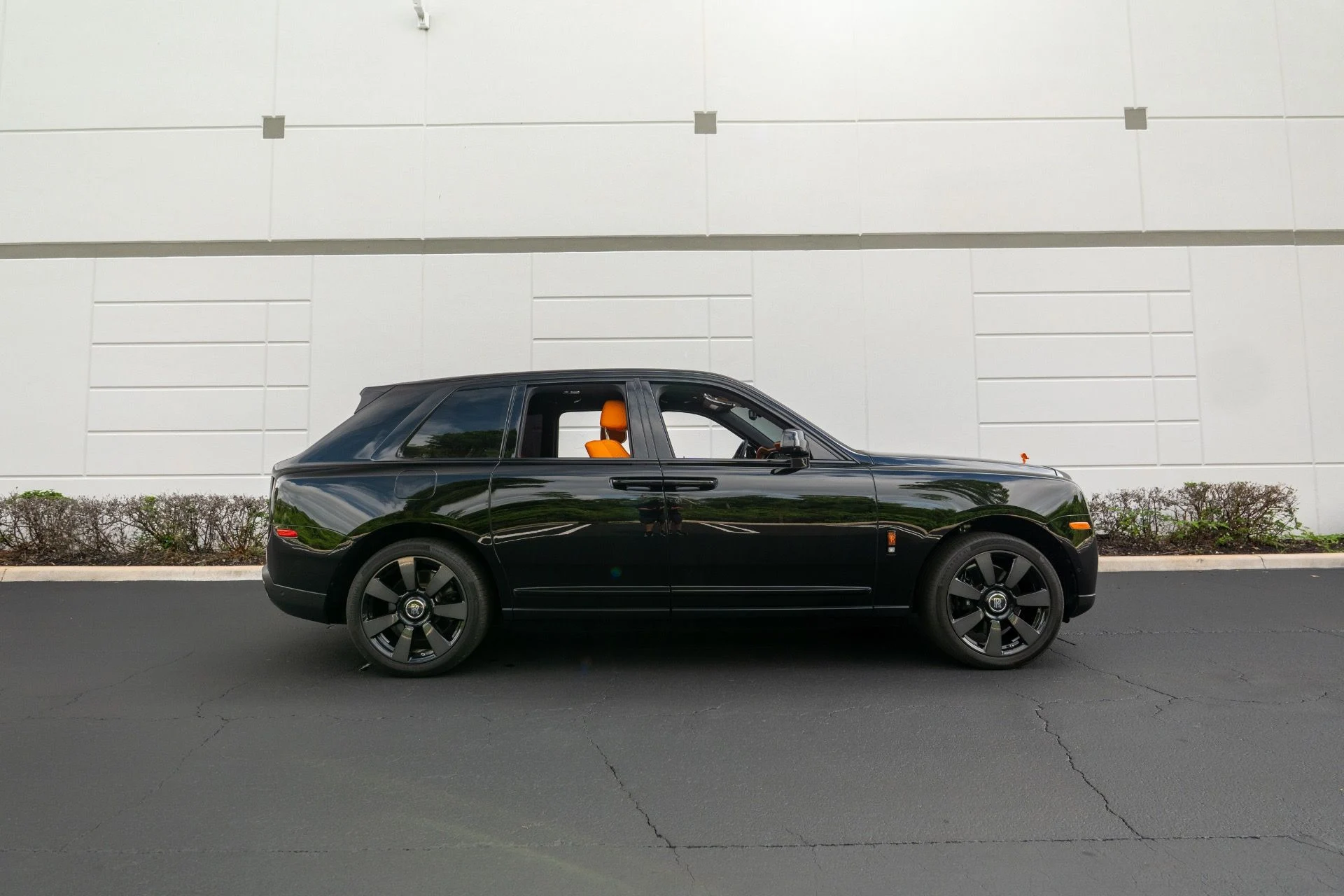 mph018_2483611611_Used_2022_Rolls_Royce_Cullinan_1758567081_25369ba657