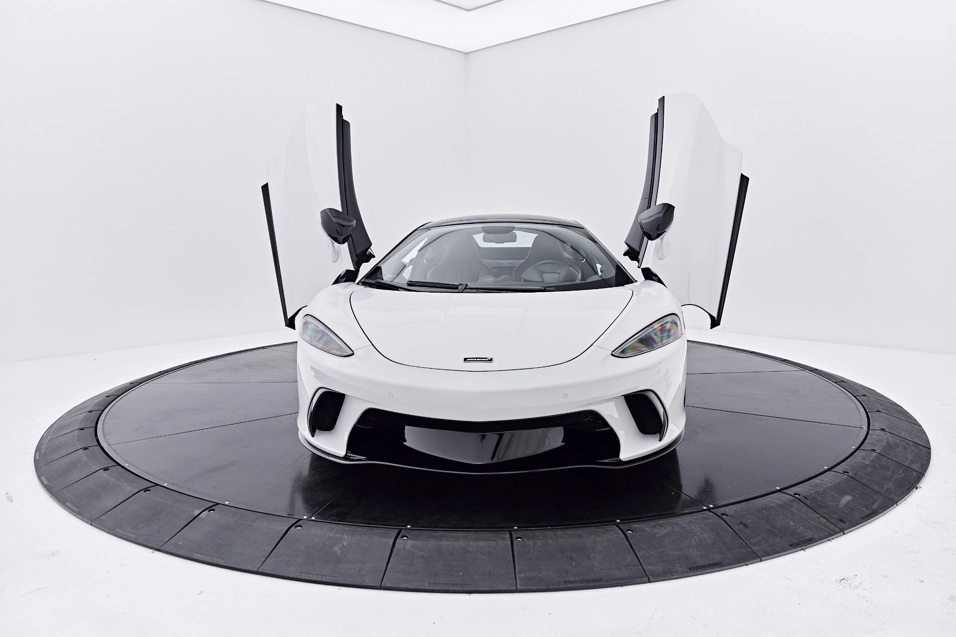 mph018_2485686073_Used_2025_Mc_Laren_GTS_1790357844_3d90317e4c