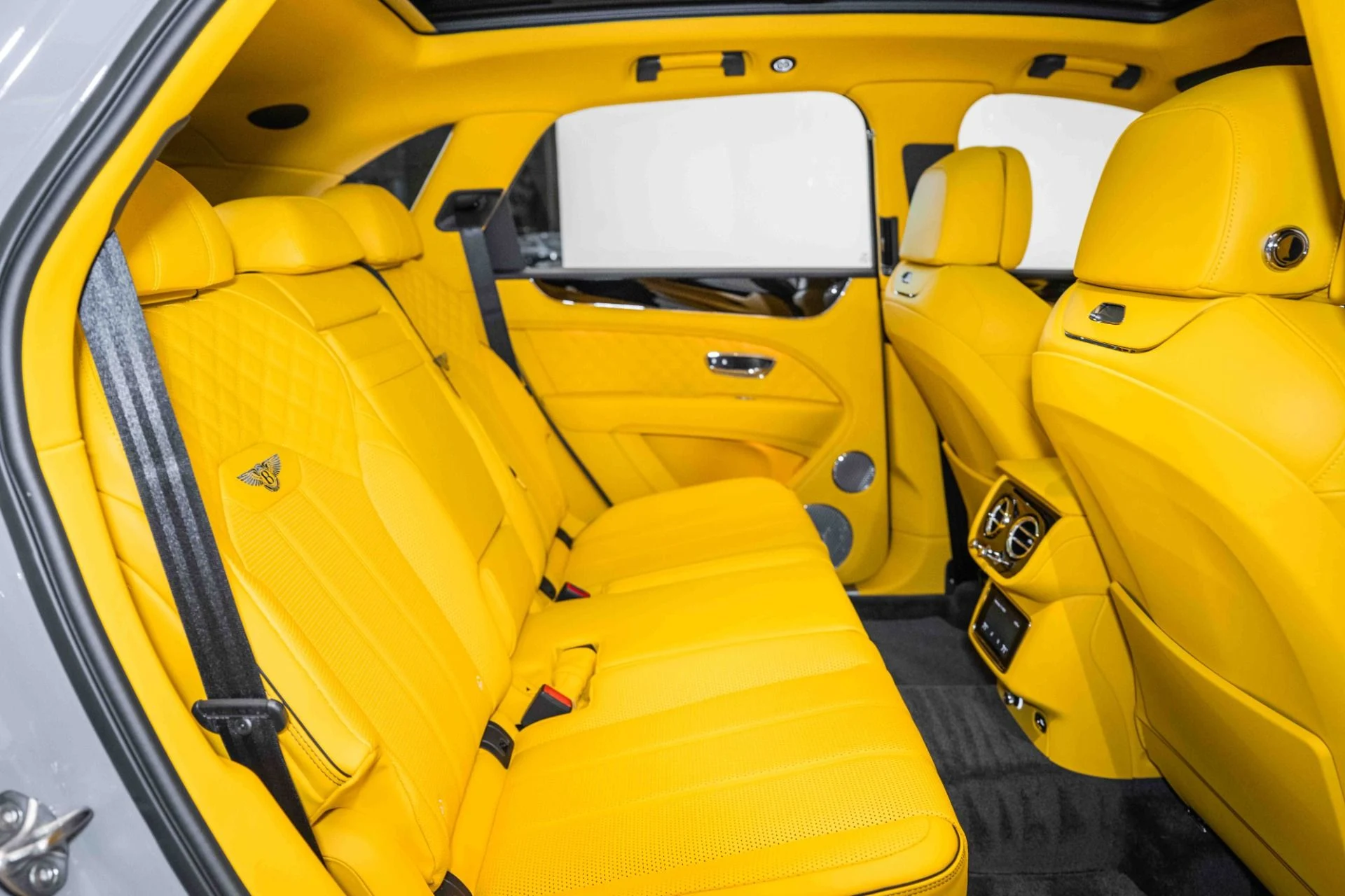 mph018_2492150647_Used_2023_Bentley_Bentayga_S_V8_1698872285_8be945bb7f