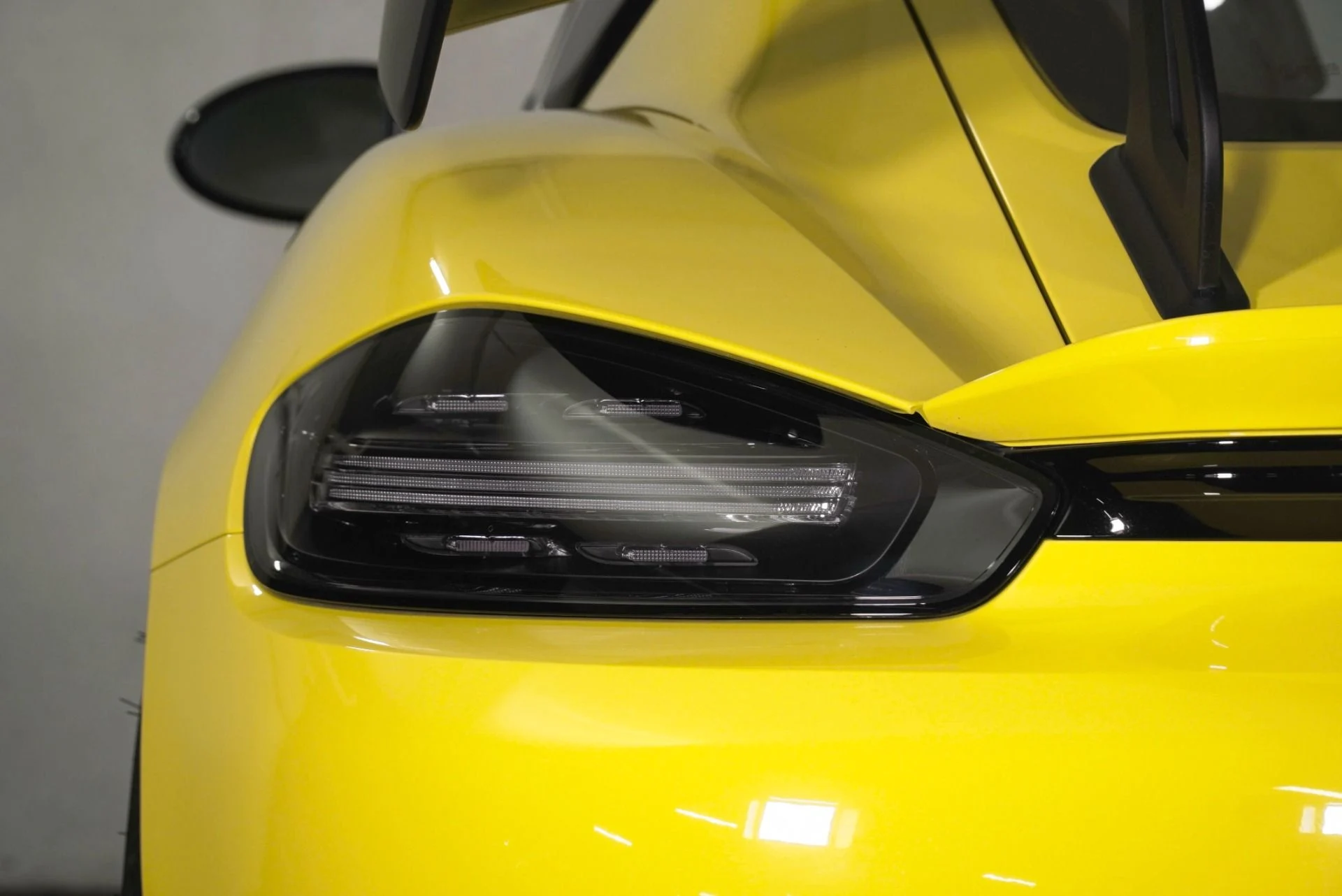mph018_2493255365_Used_2023_Porsche_718_Cayman_GT_4_RS_1781890482_03d6c5f1c2
