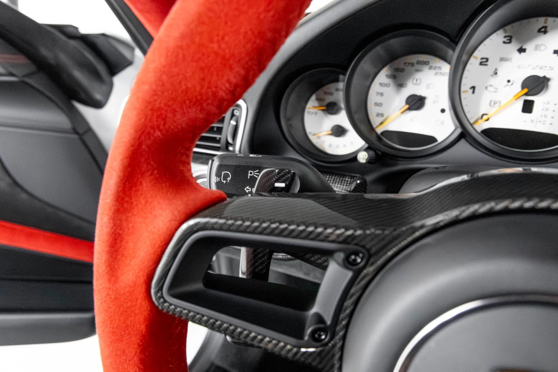 mph018_2495323613_Used_2018_Porsche_911_GT_2_RS_1763508422_d3057df6b5