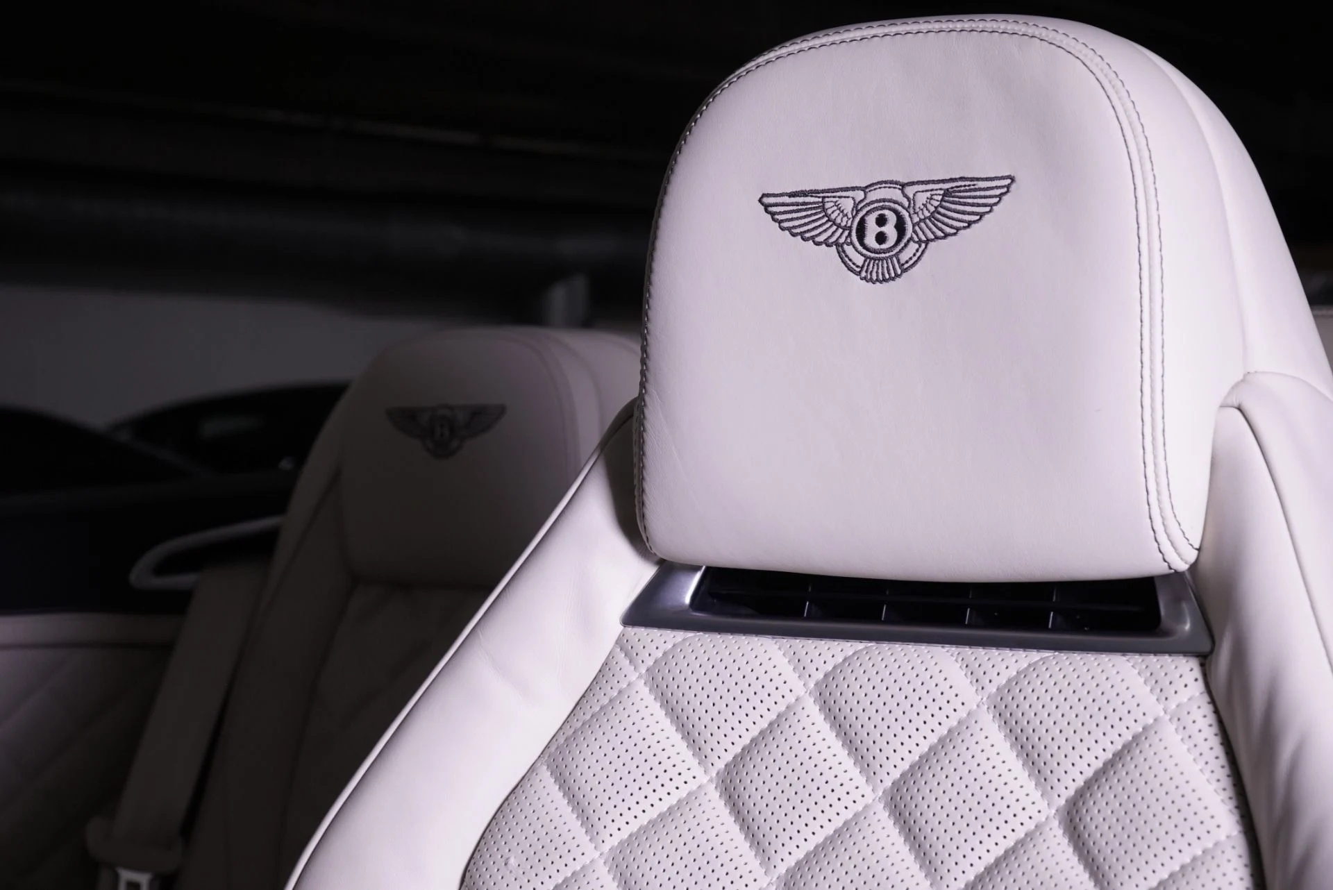 mph018_2503142498_Used_2016_Bentley_Continental_GT_V8_S_1762279625_8d8c775492