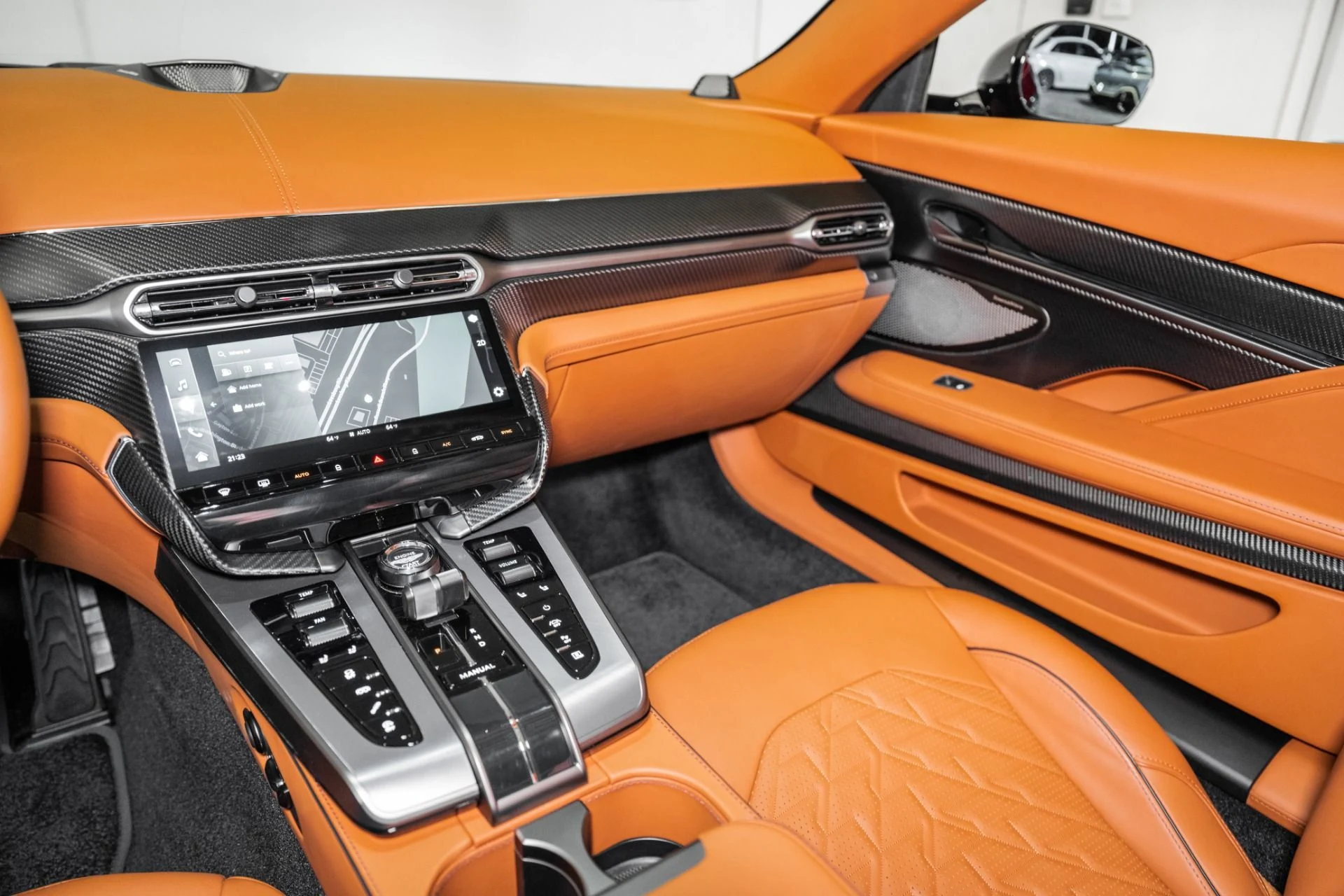 mph018_2506790946_Used_2025_Aston_Martin_Vanquish_1751746222_debc67fbdc