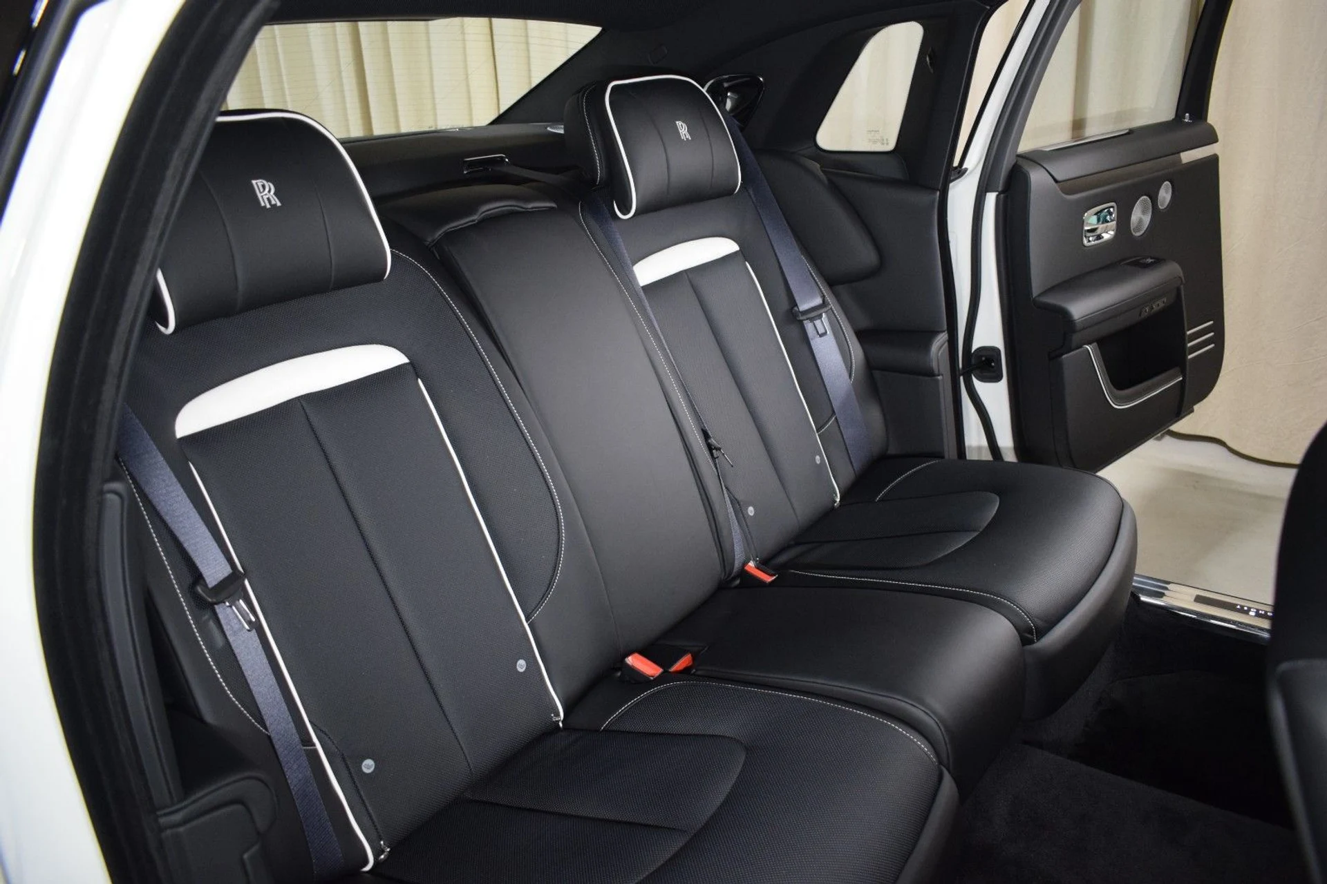 mph018_2526353487_f602bac0b5e24434bf7883f438557ddex_37bdec80f2