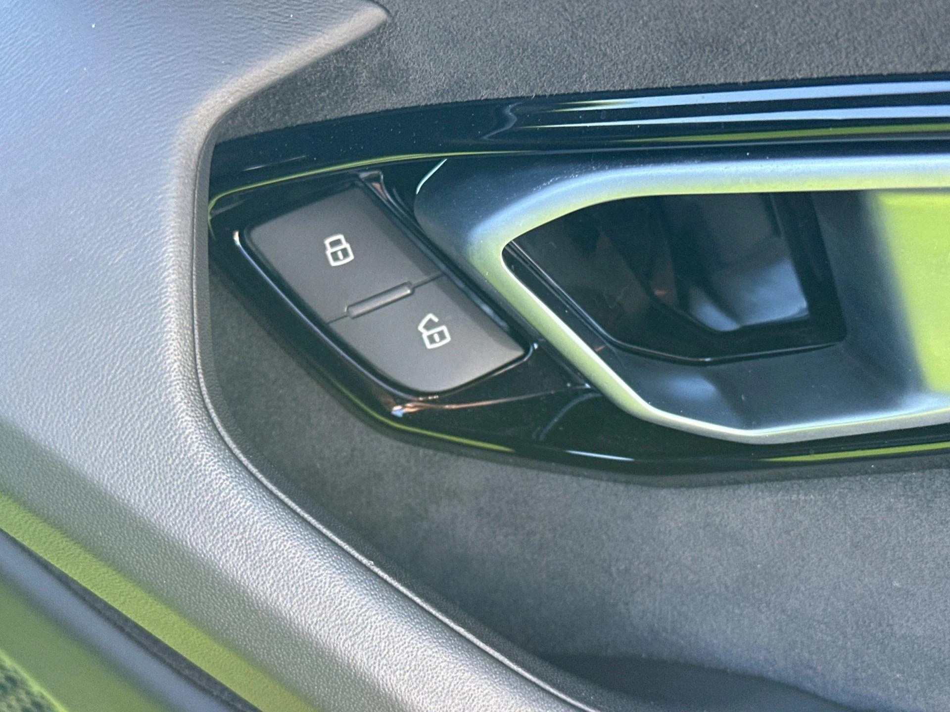 mph018_2530931050_Used_2020_Lamborghini_Huracan_EVO_1772634309_ec6d2992be