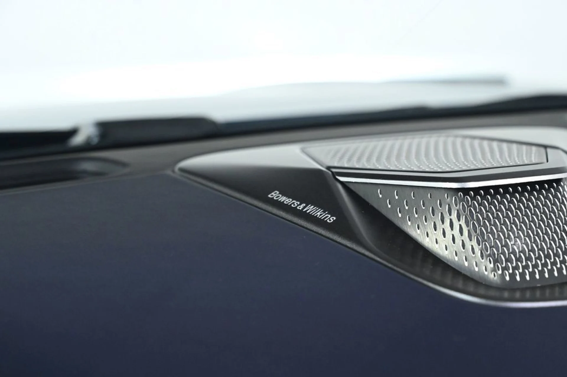 mph018_2542630943_new_2026_aston_martin_vantage_sroadster_11350_23022148_19_1024_abde7e9e5a