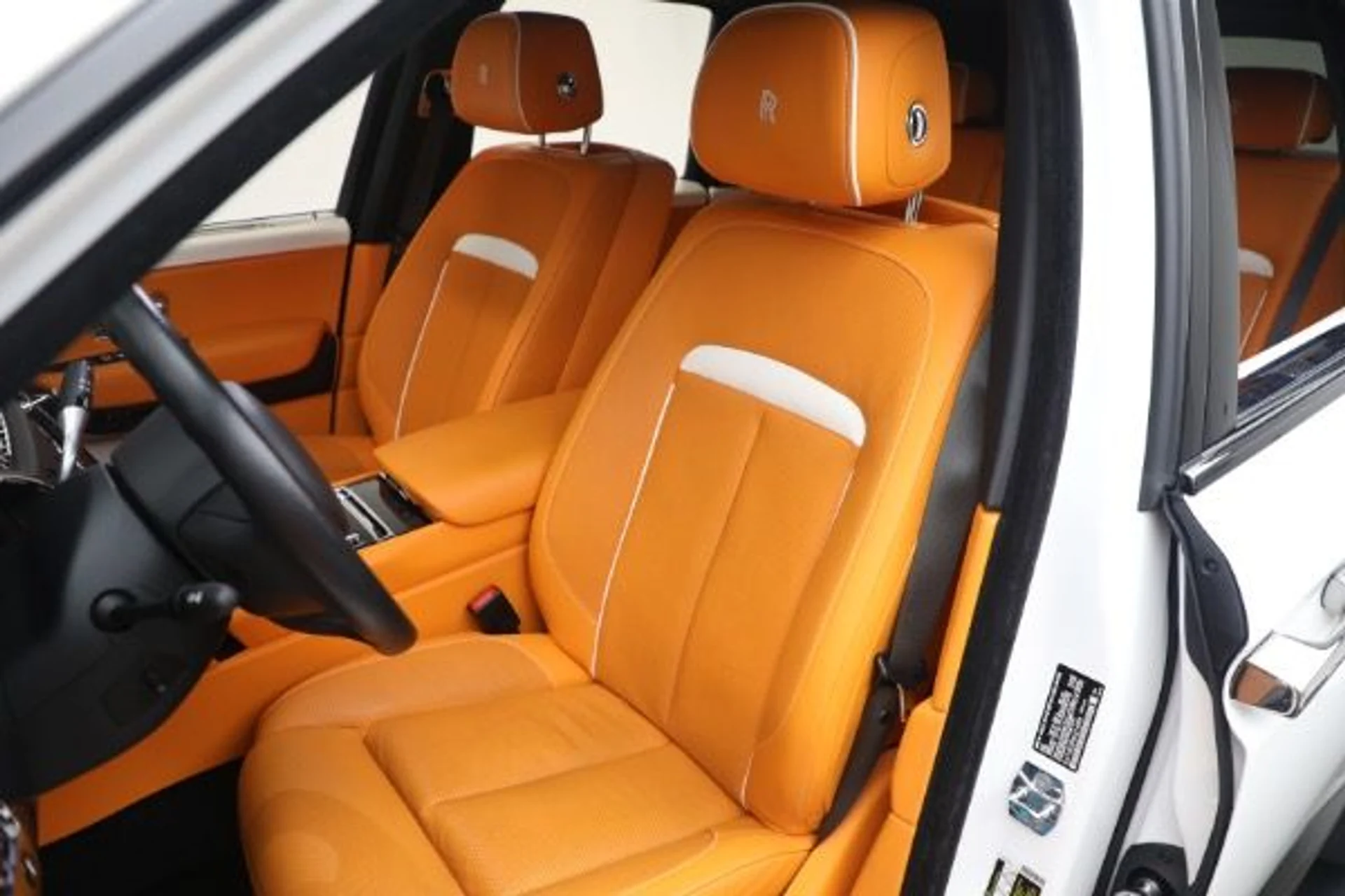 mph018_2544093232_Used_2022_Rolls_Royce_Black_Badge_Cullinan_04d55fcb15