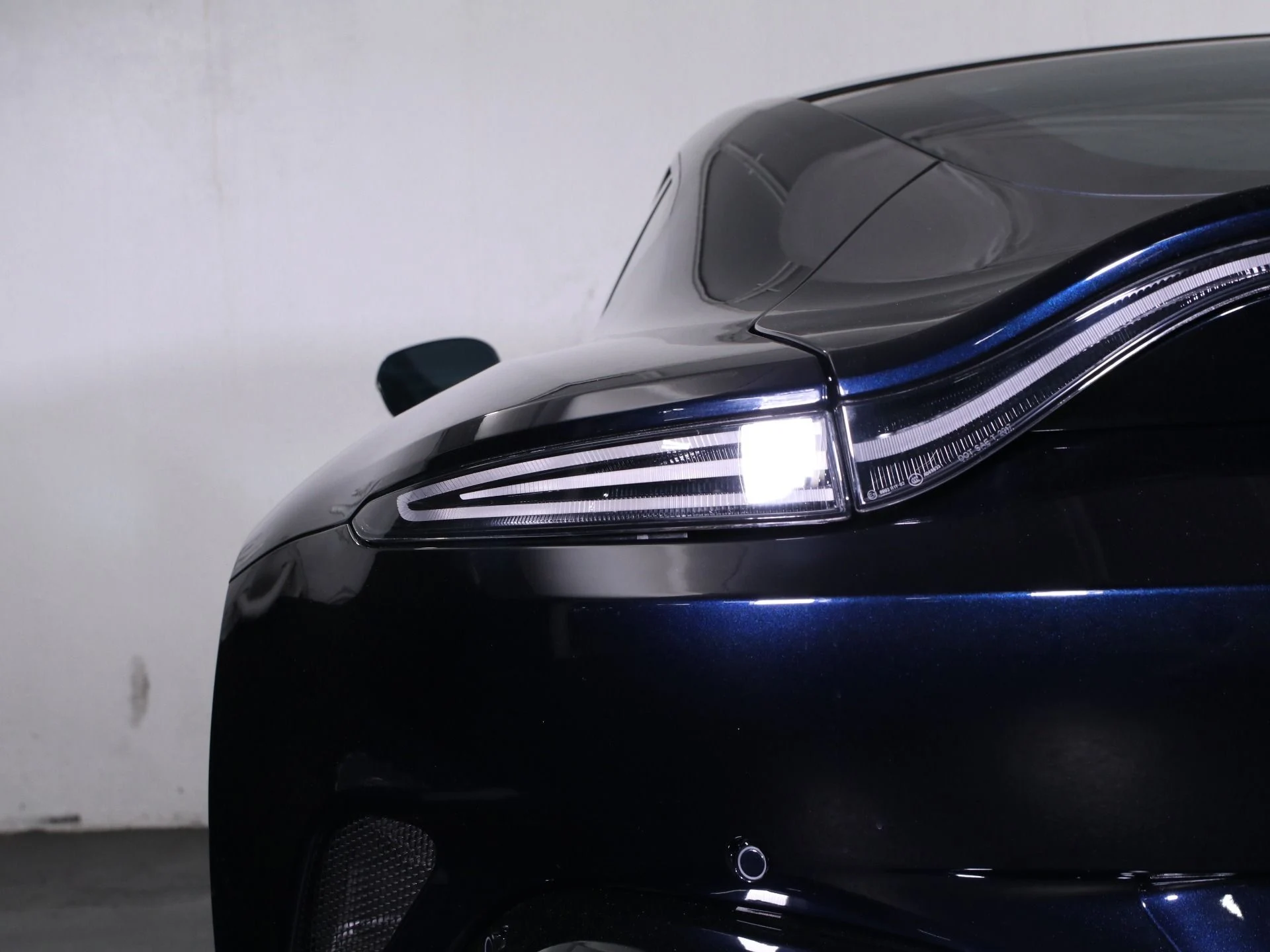 mph018_2544712289_New_2025_Aston_Martin_DBX_707_1758482497_1ba061672b