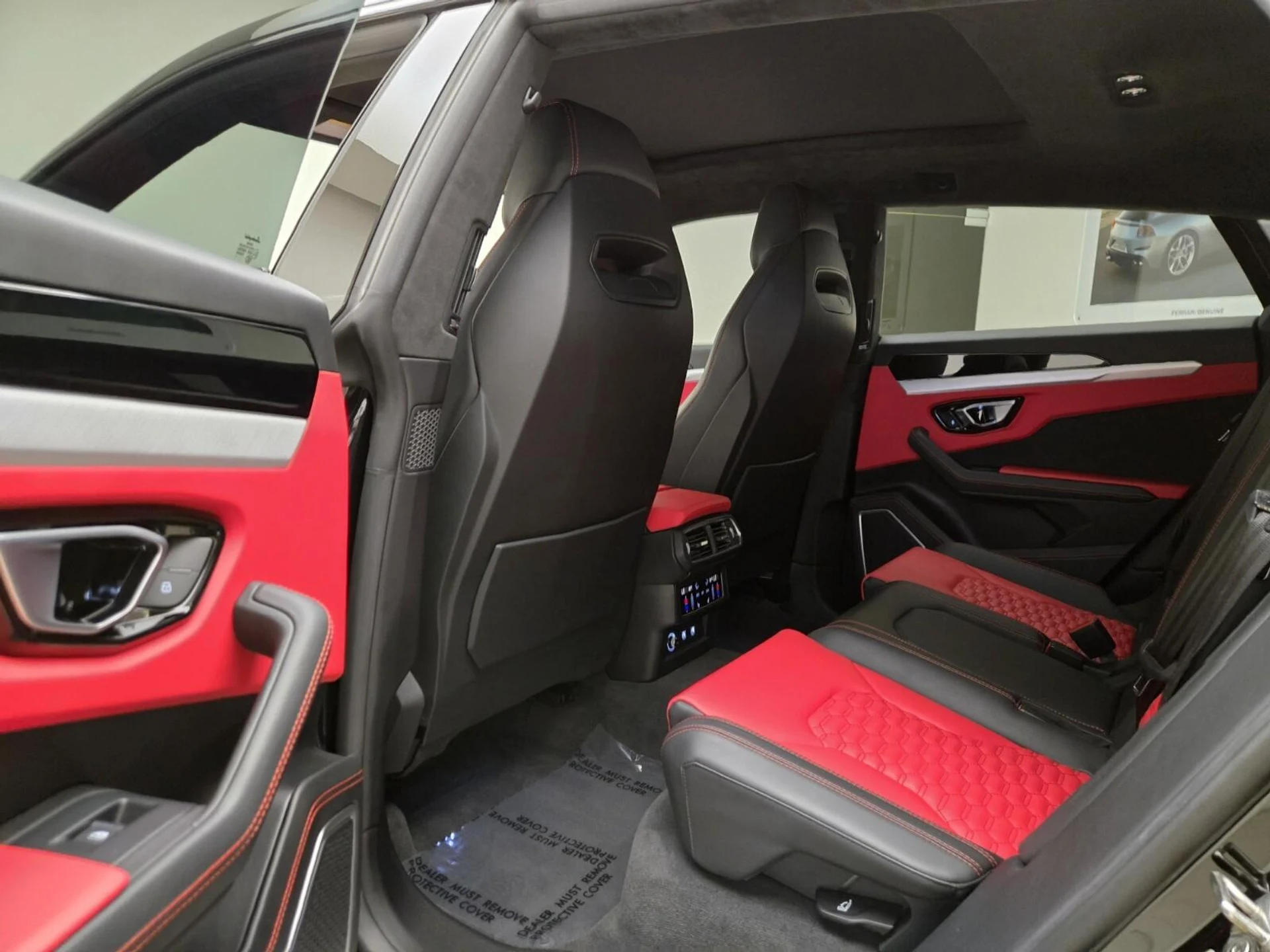 mph018_2548405617_Used_2021_Lamborghini_Urus_1754376900_1e83048651