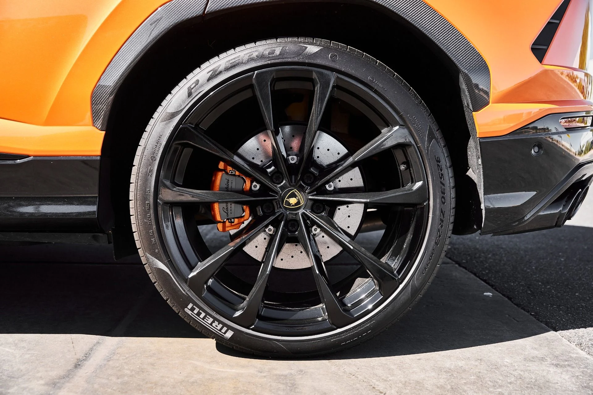 mph018_2551372601_Used_2022_Lamborghini_Urus_1778204400_4c0e3df05d