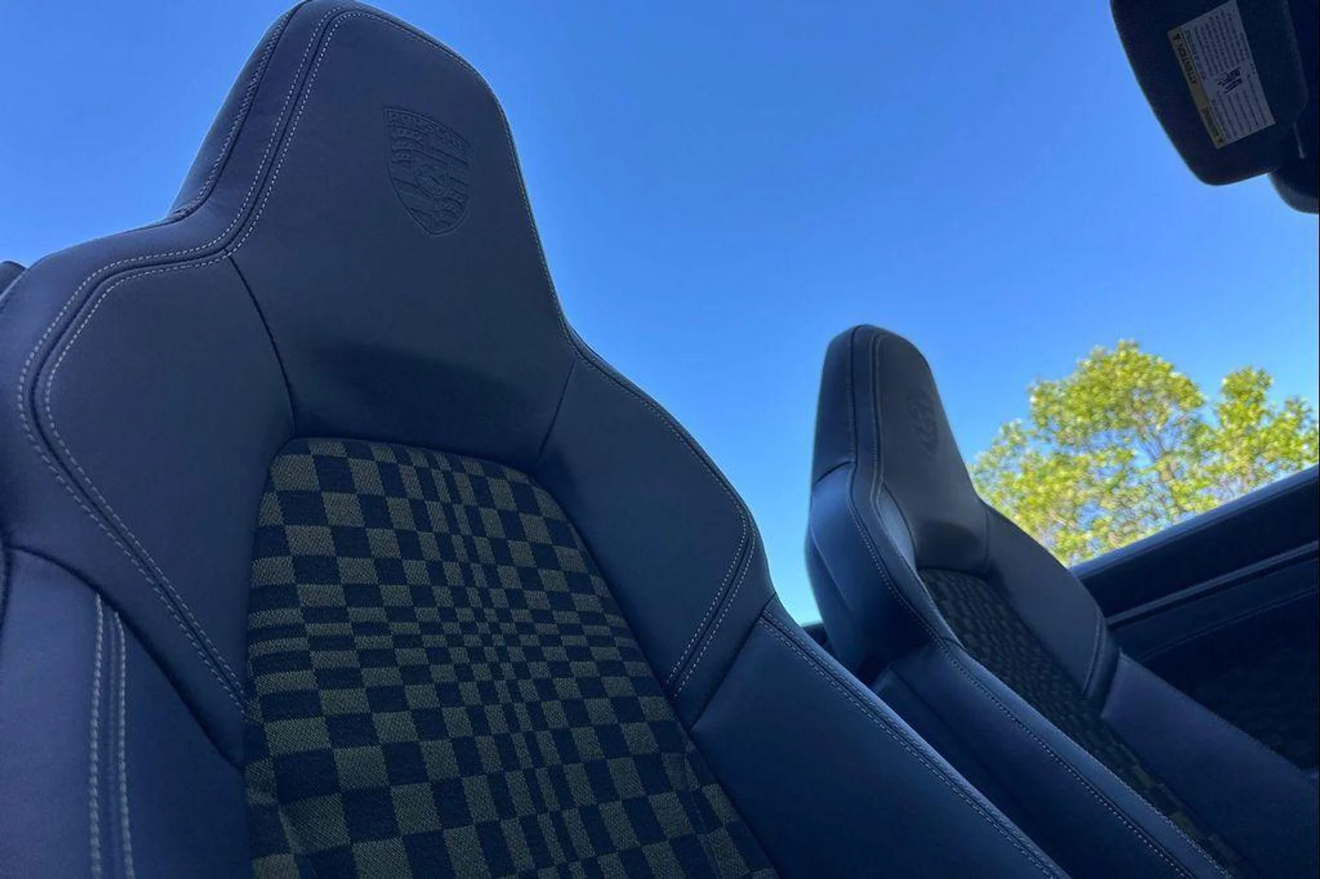 mph018_2564454202_gd_H0_GU_Wt_RR_2_Lto_R6h_Llk_N_Hgayxo_2d9627a076