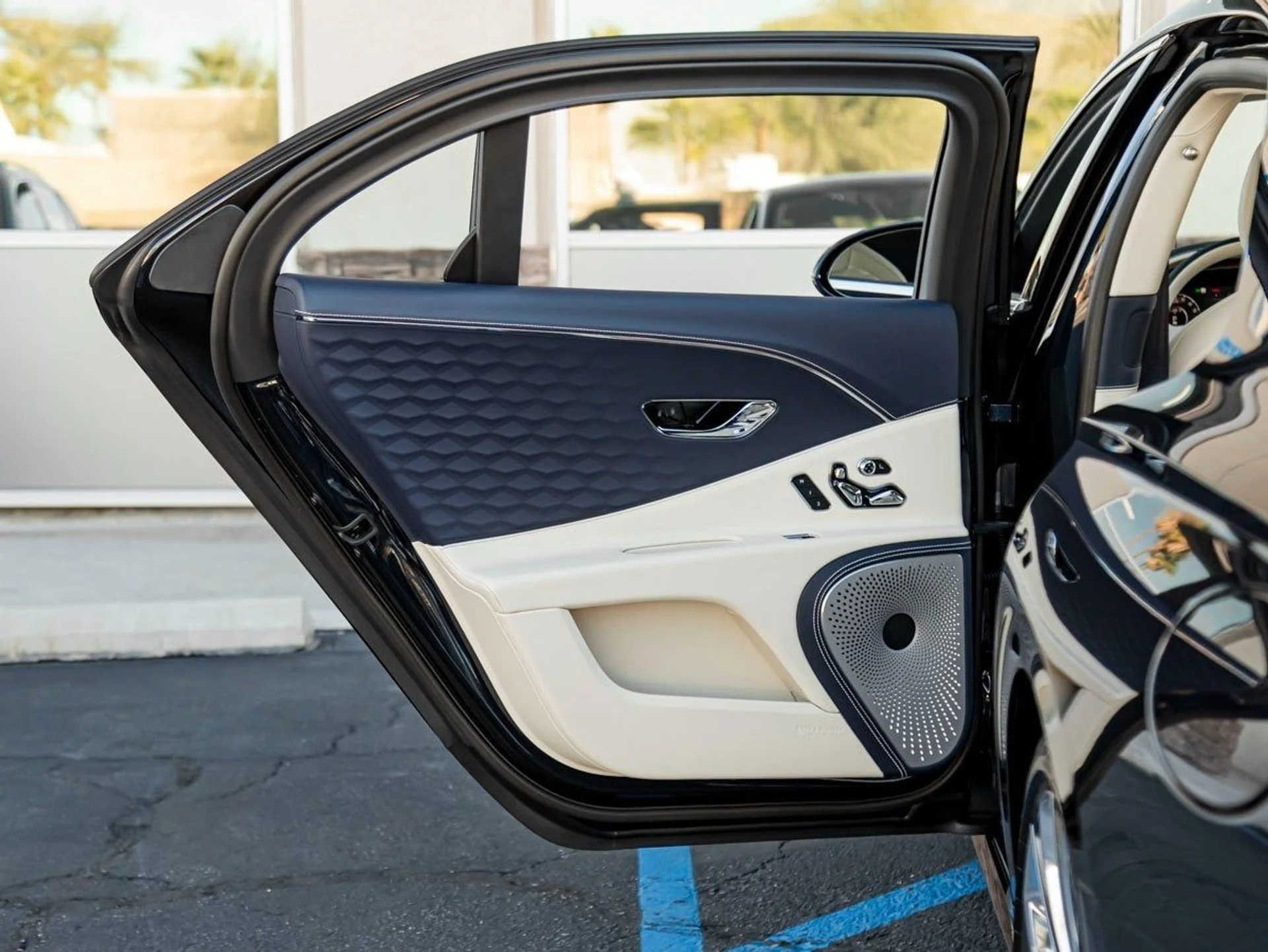 mph018_2564467743_19_cec034fa2c