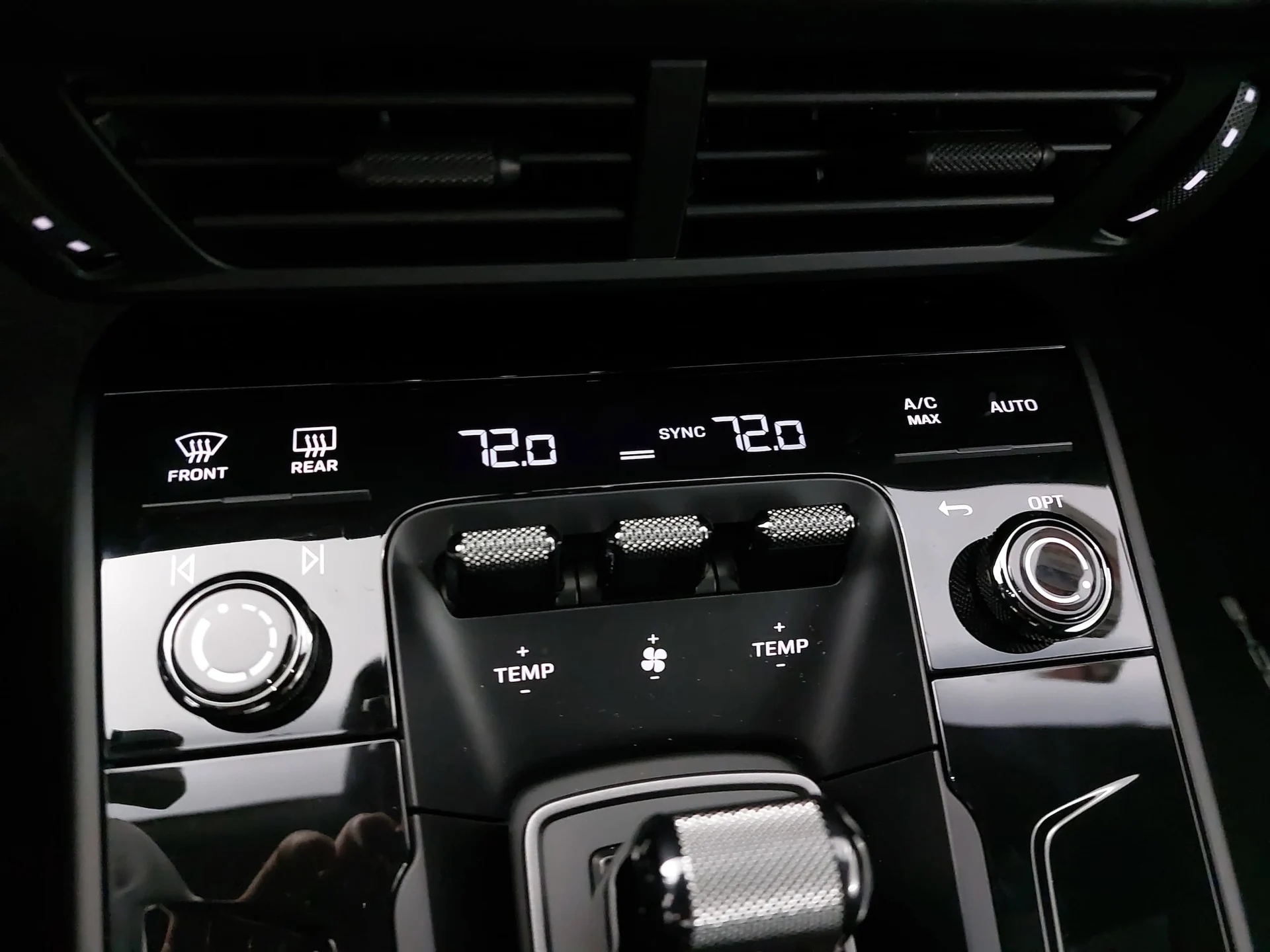 mph018_2571398407_d3099e04e2e937b9bc005fb99ea55a1cx_6d47093ece