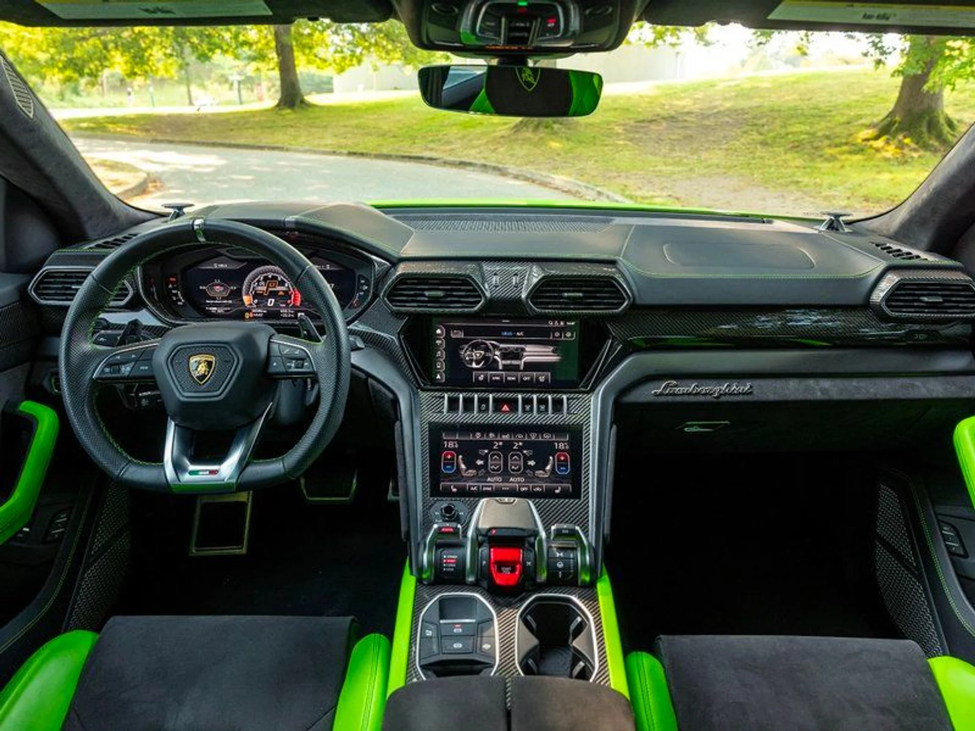 mph018_2585031771_36818667_01022_2021_lamborghini_urus_019_70c2f337a1