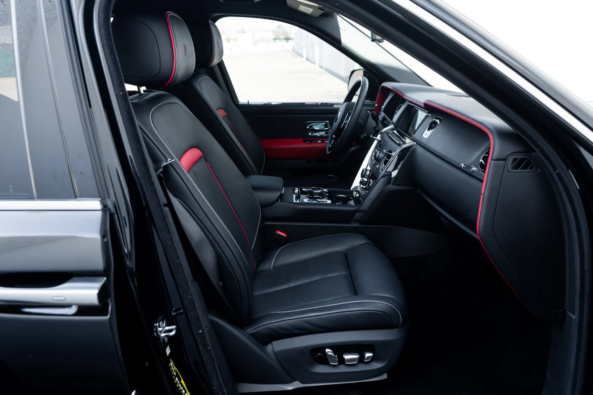 mph018_2595912314_Used_2023_Rolls_Royce_Cullinan_1765314803_50af8988ad