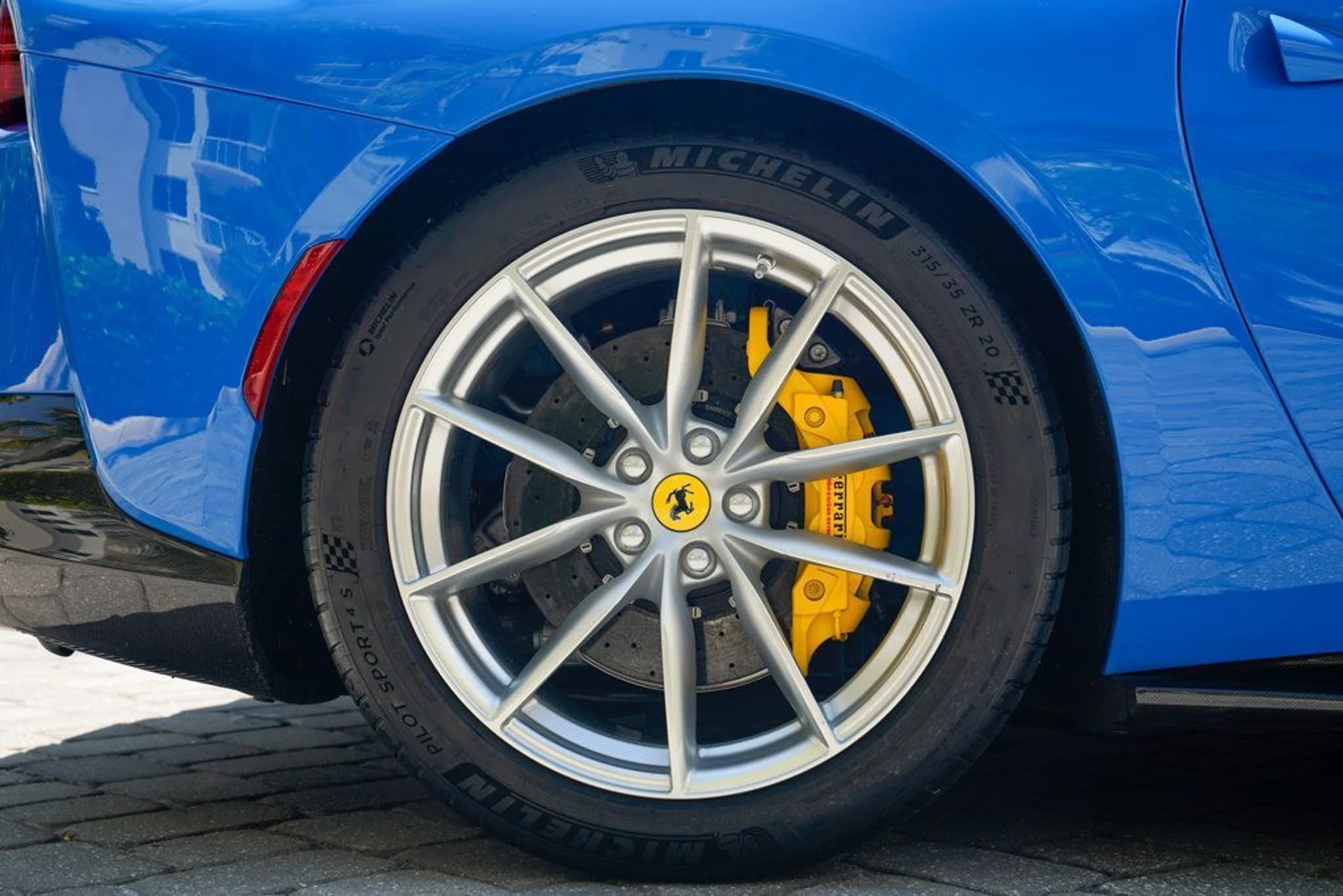 mph018_2598350145_used_2022_ferrari_812_gts_convertible_14354_22898644_19_1024_e8f10e93da