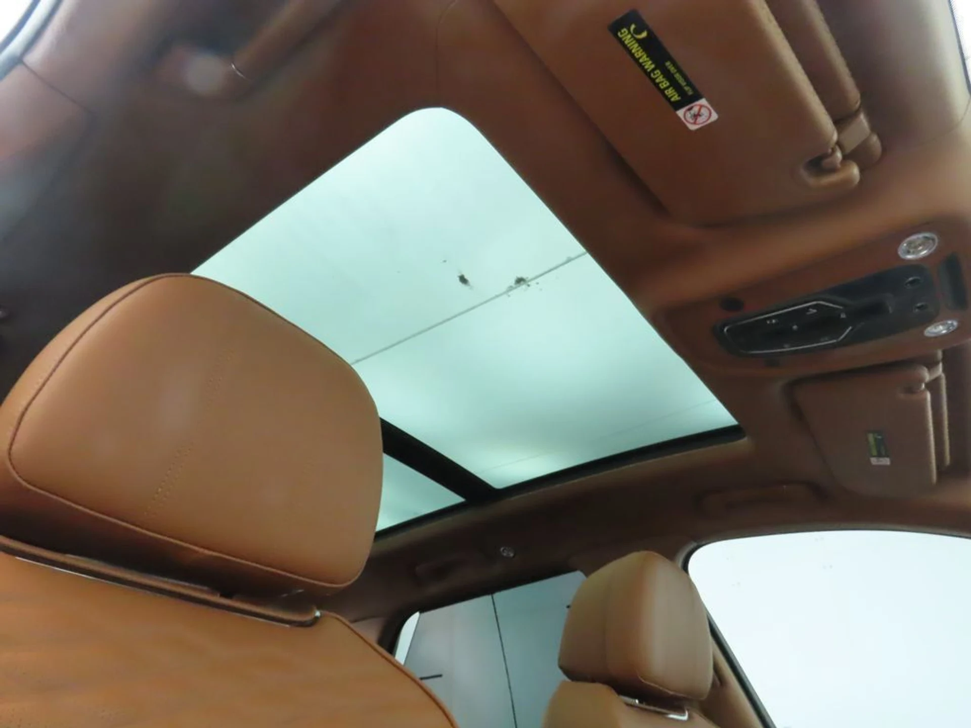 mph018_2603930722_new_2025_bentley_bentayga_v8awd_8119_22910535_19_1024_41483be917