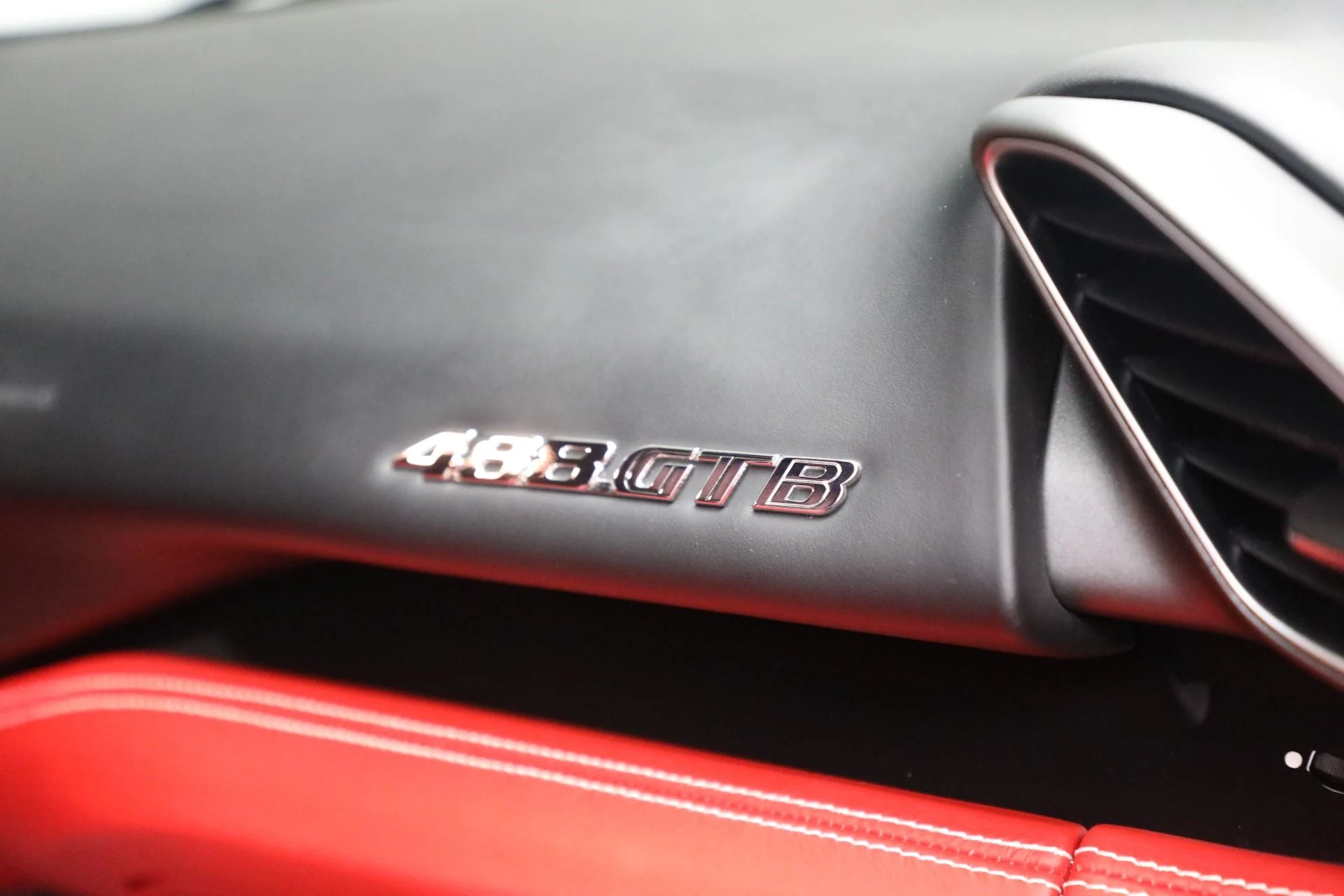 mph018_2613216954_Used_2016_Ferrari_488_GTB_11c0867237