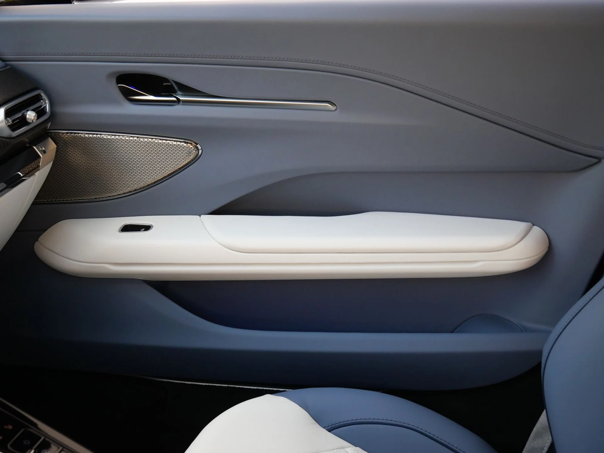 mph018_2614434751_c4d44fa522fa0a300949bdad2bedae69x_9019288977