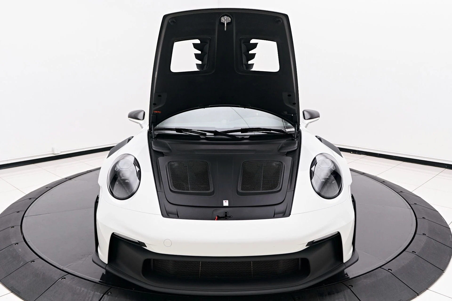 mph018_2615949355_Used_2024_Porsche_911_GT_3_RS_1754680271_f6f4f3a6d7