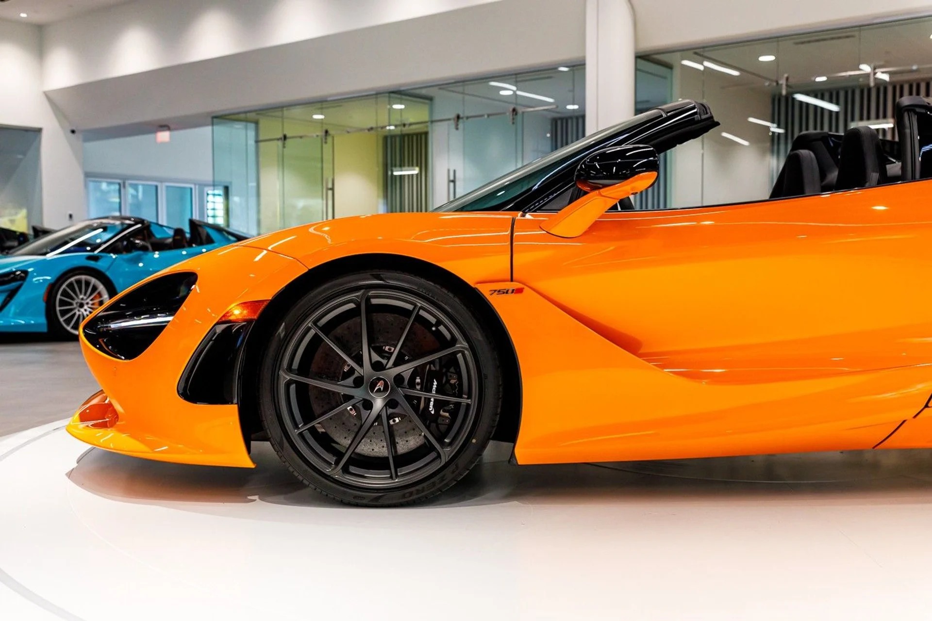 mph018_2622793320_651_p19_l_aee1a99e02