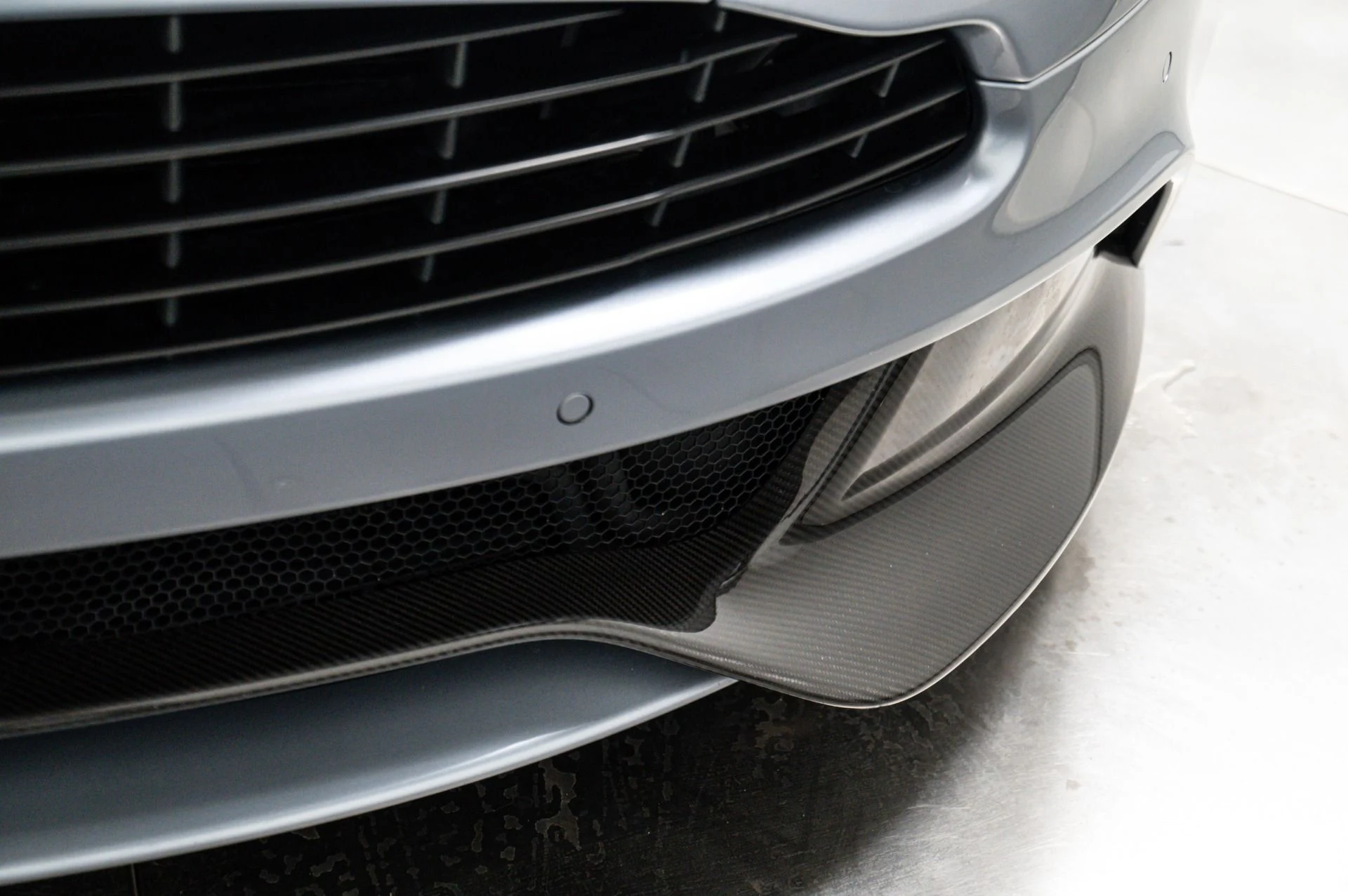 mph018_2624915628_Used_2014_Aston_Martin_Vanquish_V12_1729699077_99a699f511