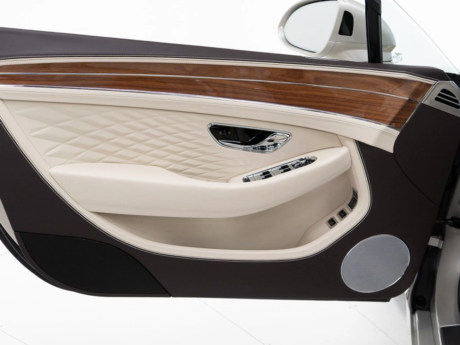 mph018_2630684680_82d9dab43518239e6d8e1e16339108bb_d1957f9353