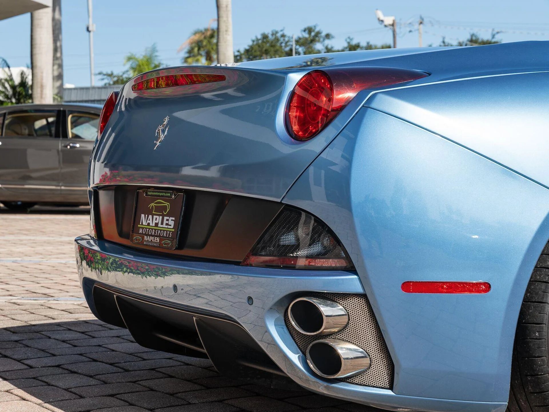mph018_2631521166_Used_2010_Ferrari_California_1793131308_8c1bd8a4a1