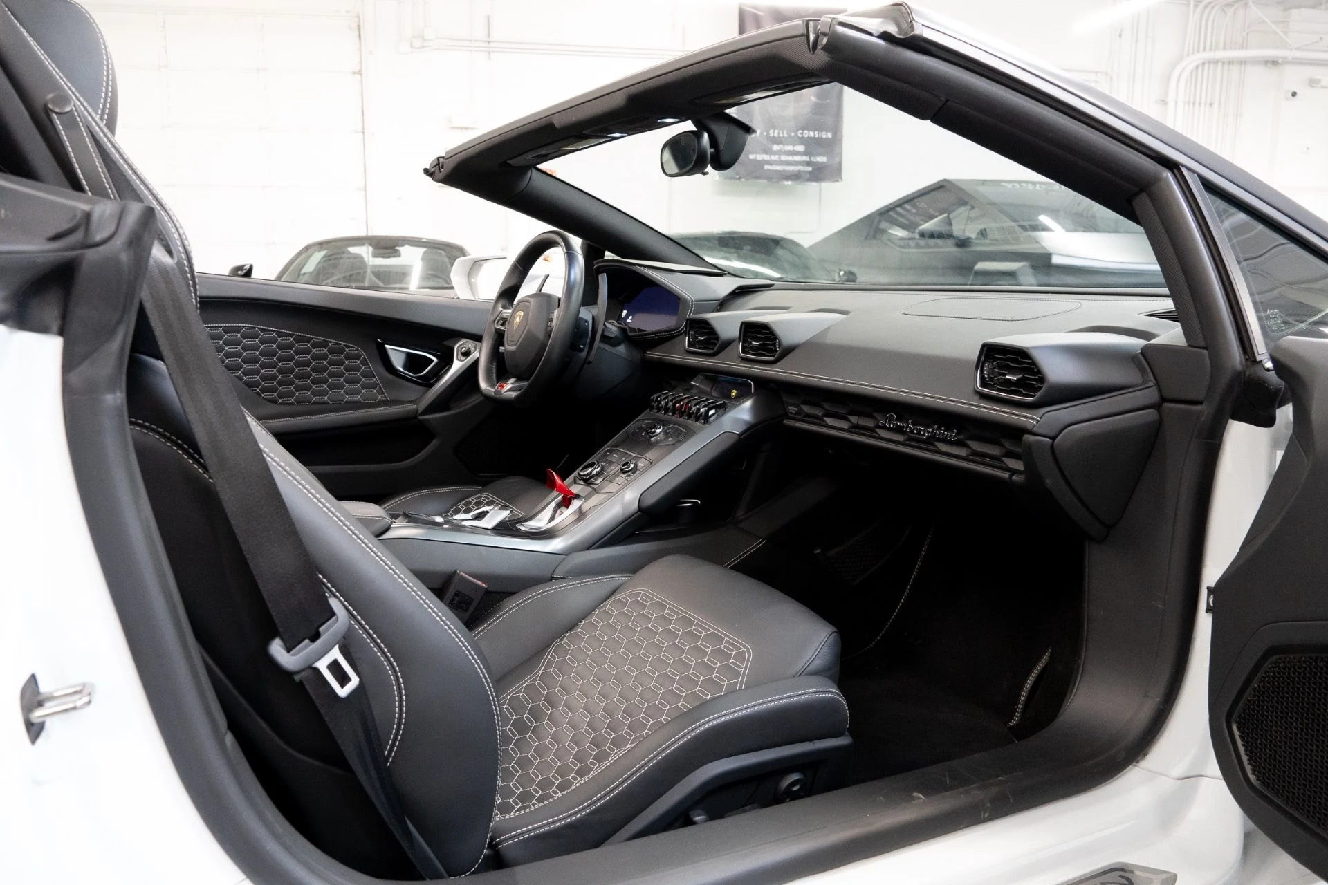 mph018_2632595275_Used_2017_Lamborghini_Huracan_LP_580_2_Spyder_1772480495_38d55d6e37