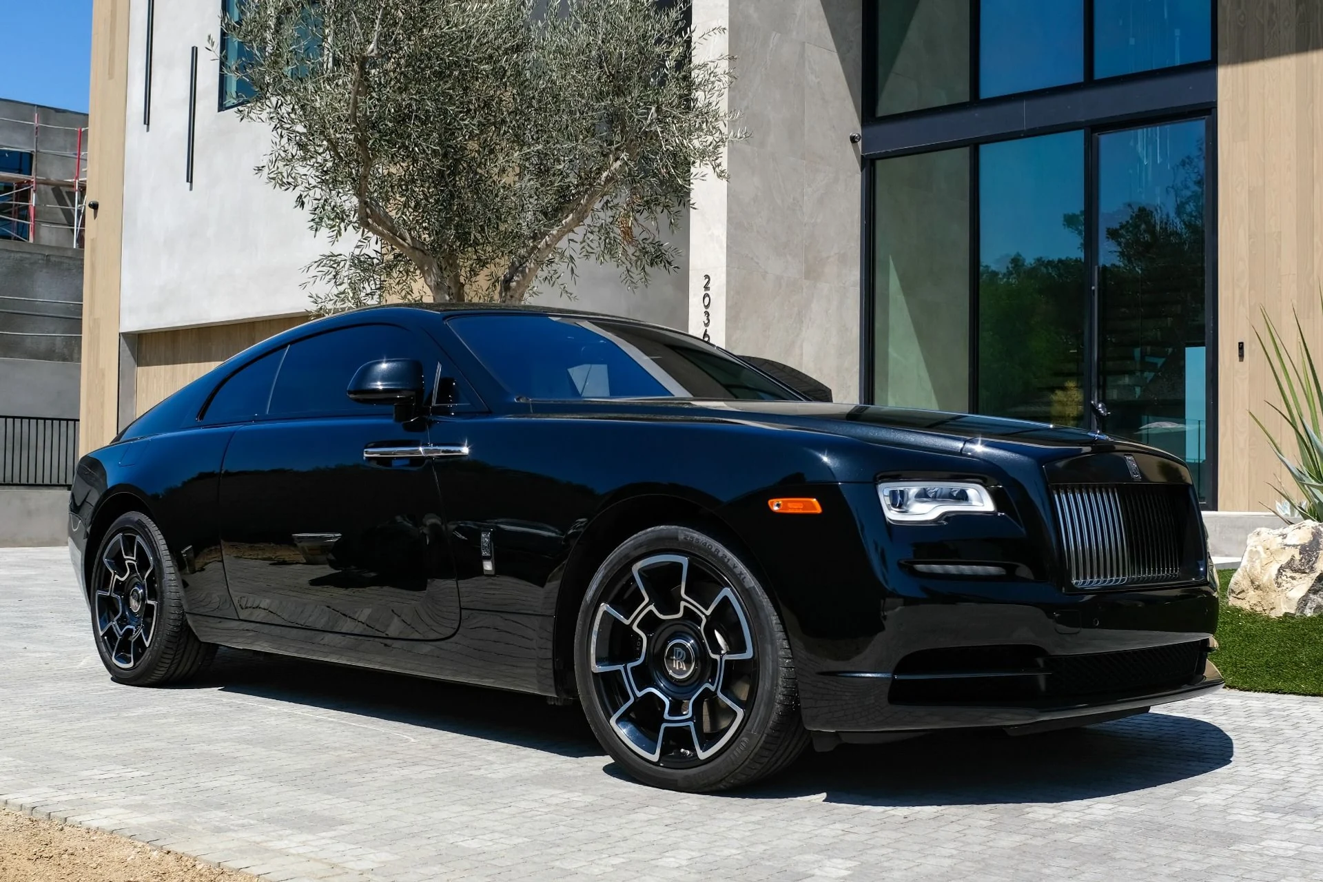 mph018_2634997534_Used_2017_Rolls_Royce_Wraith_1753316366_d1113272c4