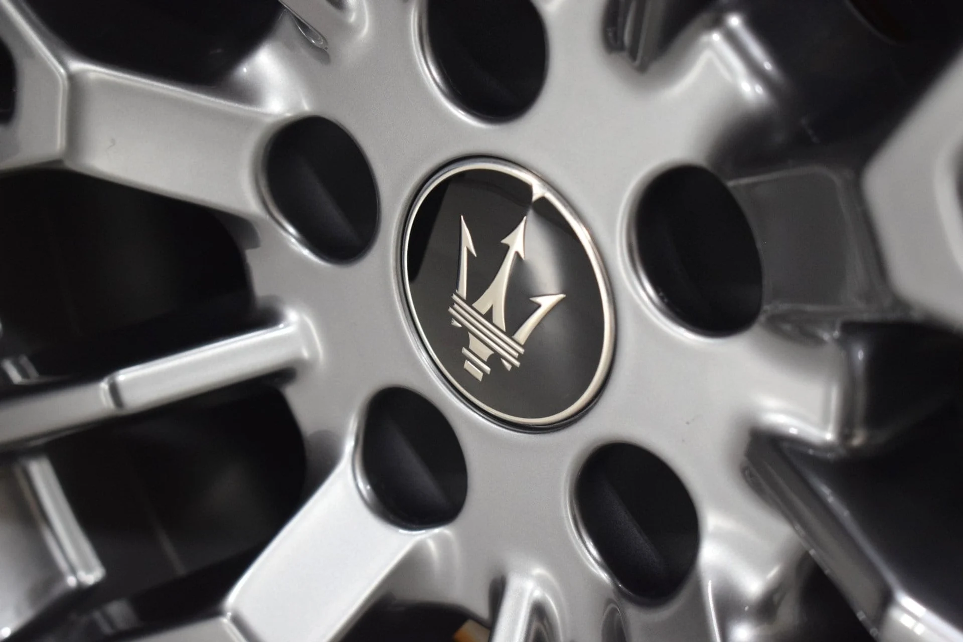 mph018_2639210476_2c1cf9947271534c8e744e25af9602a8x_9d8925ae0f