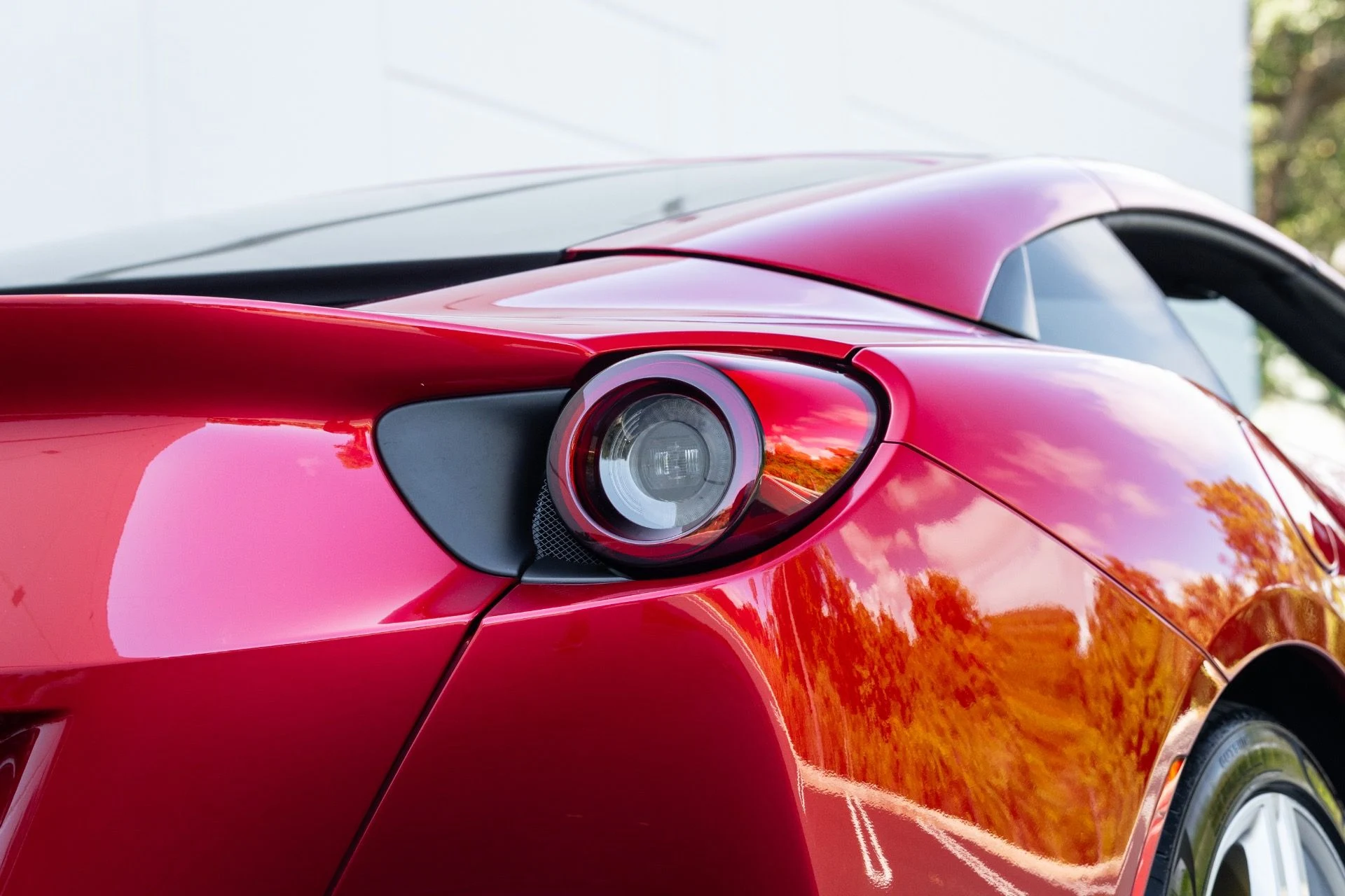 mph018_264119355_Used_2019_Ferrari_Portofino_1779385815_10b6e4561f
