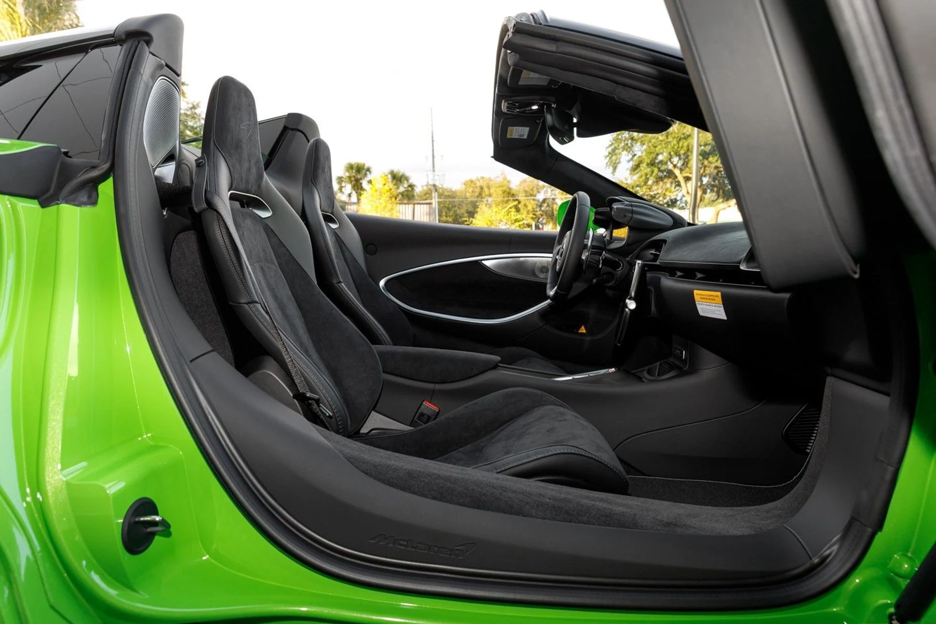 mph018_2644399726_647_p19_l_8db8c4526c