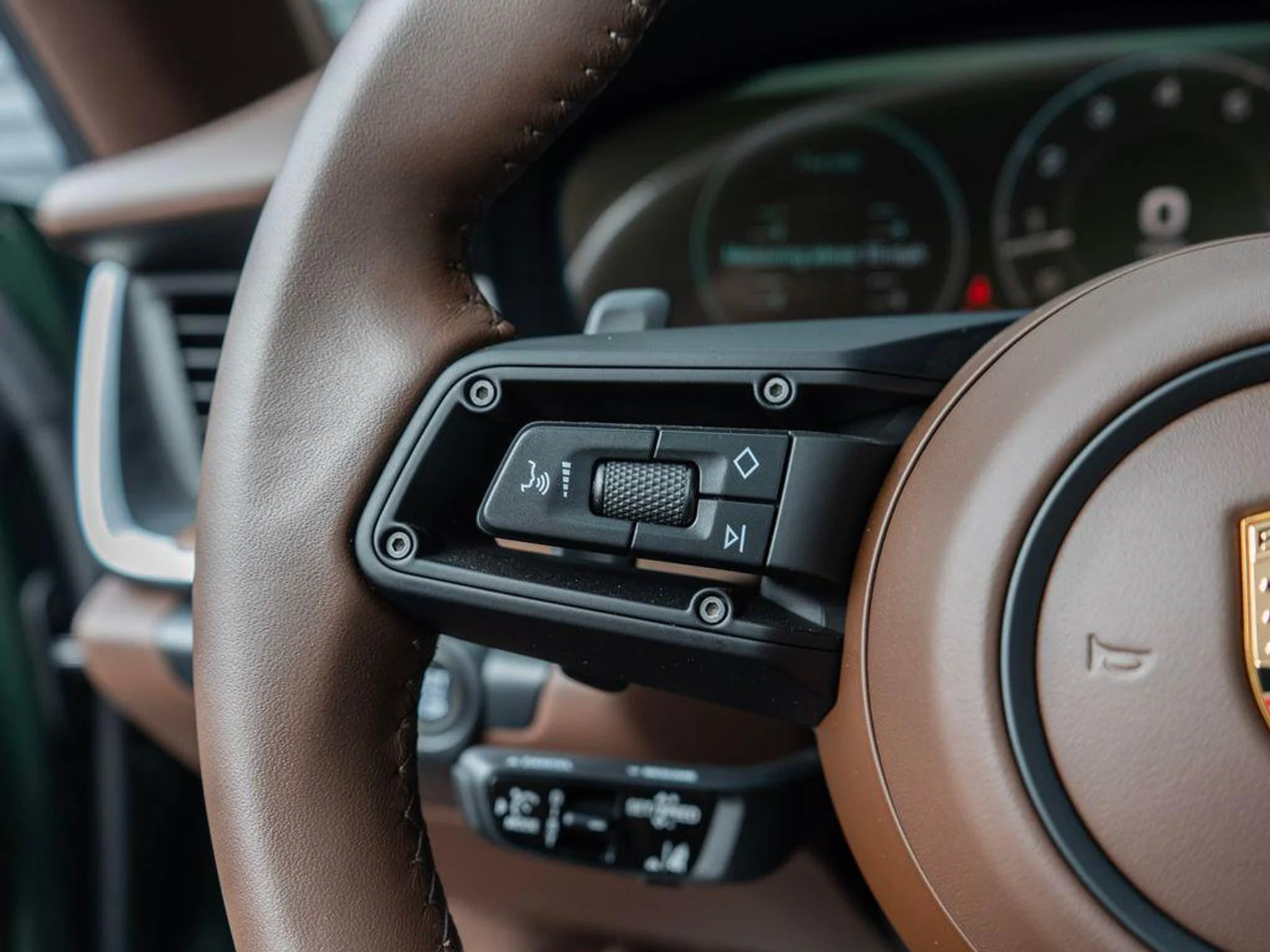 mph018_2649798615_g_M930z8_EY_k_Y2_v_DW_5_Se_Fgk_R_Up_Y_b063ba44e3