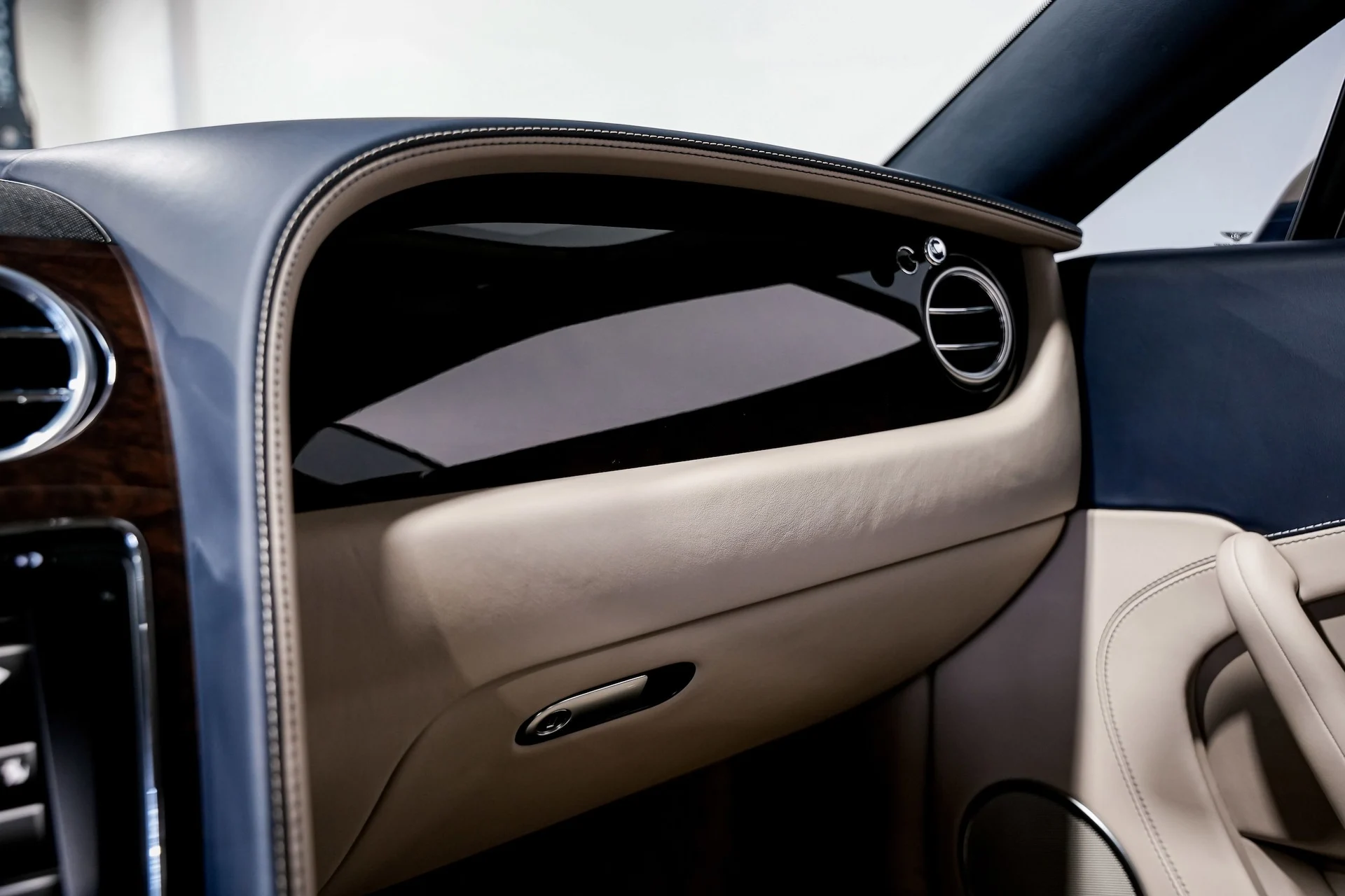 mph018_2659172514_1e5735f2d820d007af90376d02bd8b87x_7147df9e04