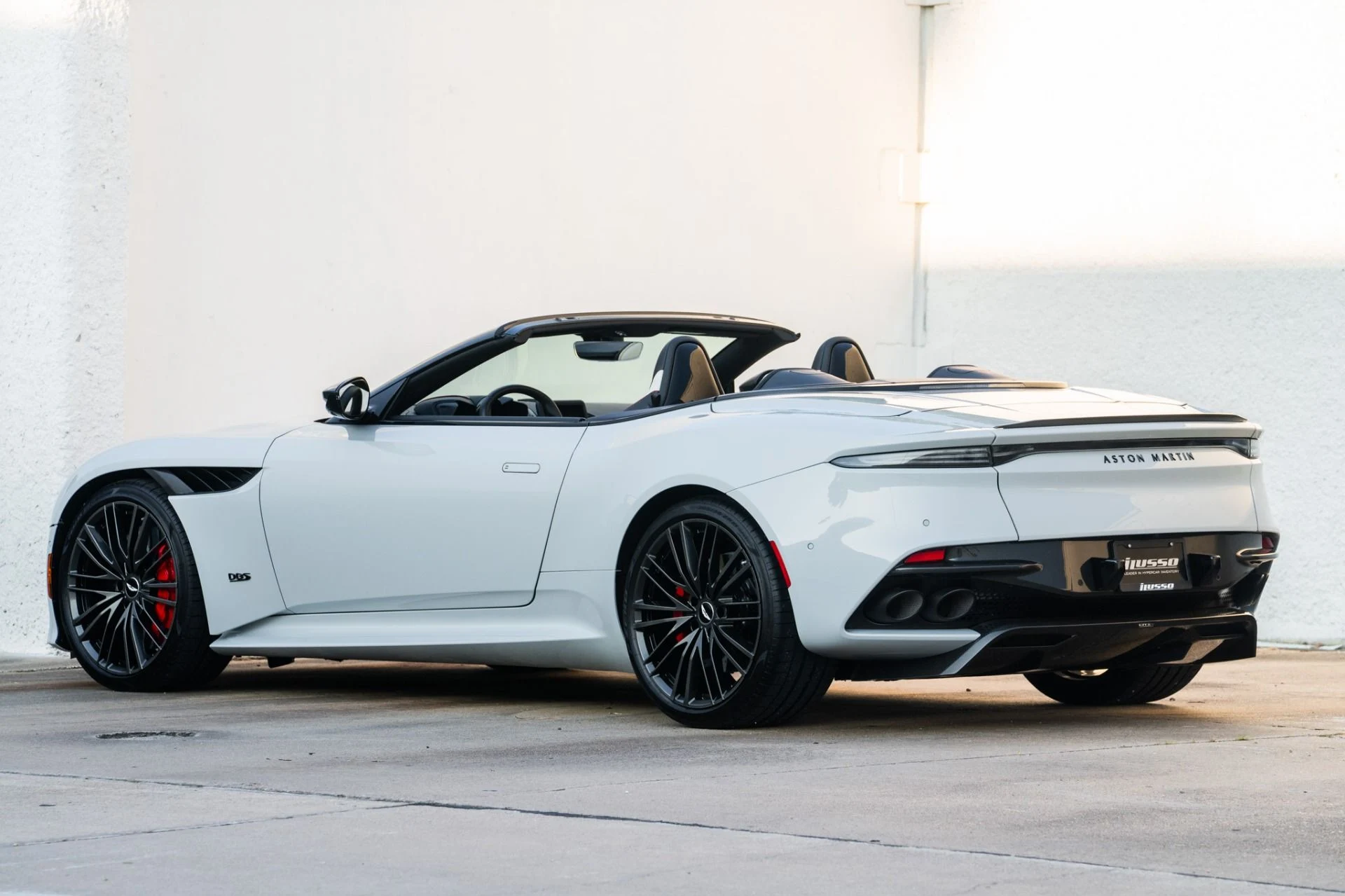 mph018_2661737523_Used_2023_Aston_Martin_DBS_Volante_1756217476_e893c3bf66