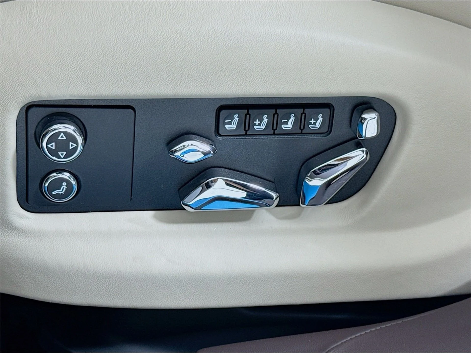 mph018_2664125694_f8acc6f0668f71b8070eb4d2a2bac6e3x_0106f2a788