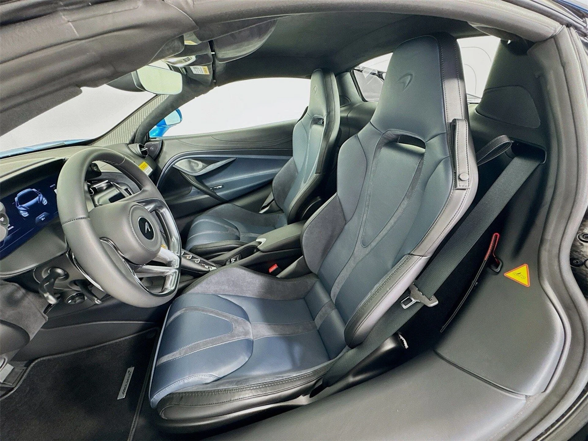 mph018_2672077346_2c020935b12d6053eabc2ba20a234696x_d6f734f4ae