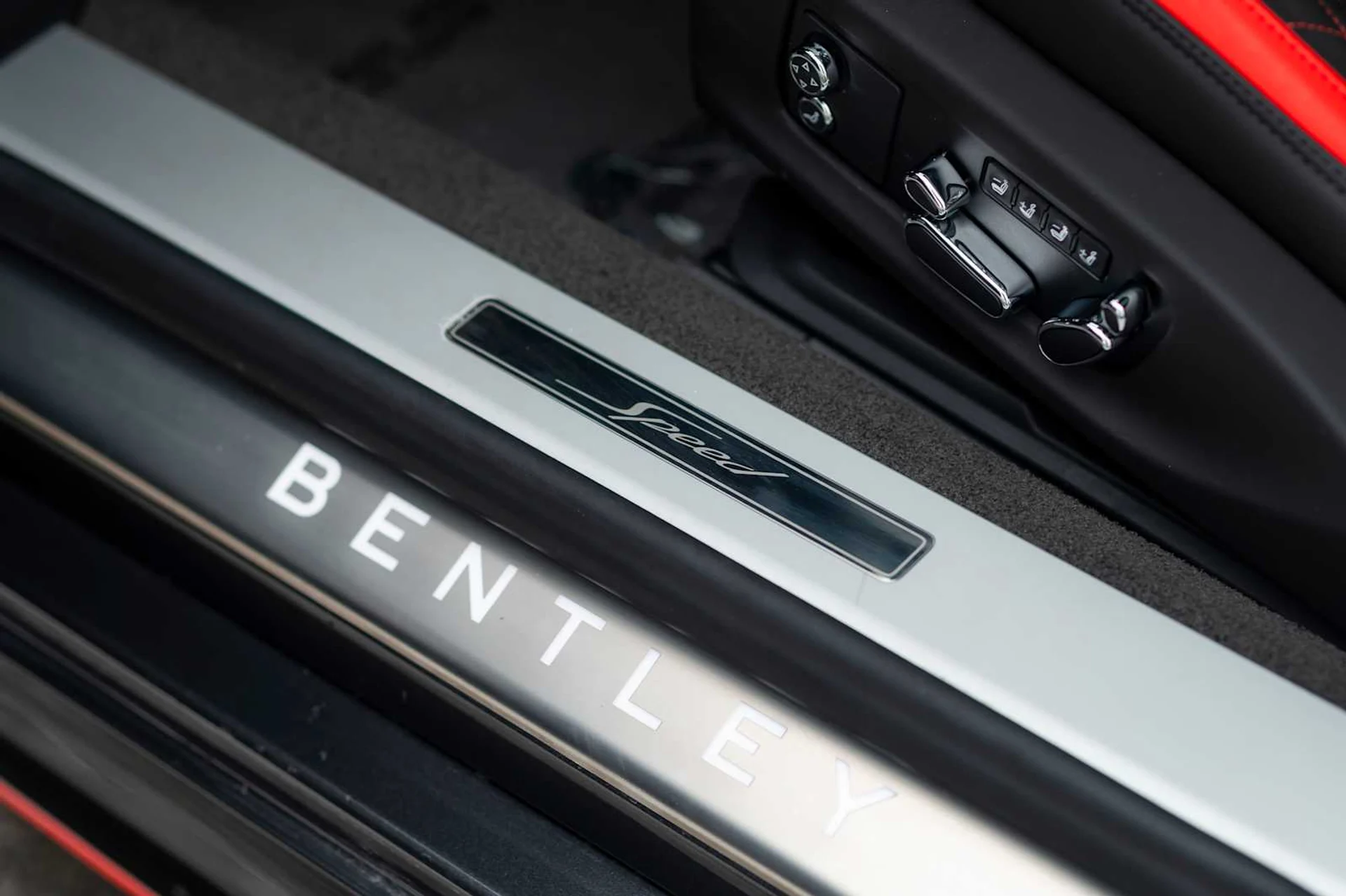 mph018_2698409230_25ca96ad8829538e8dc3cc89aa145834x_8364e629c7