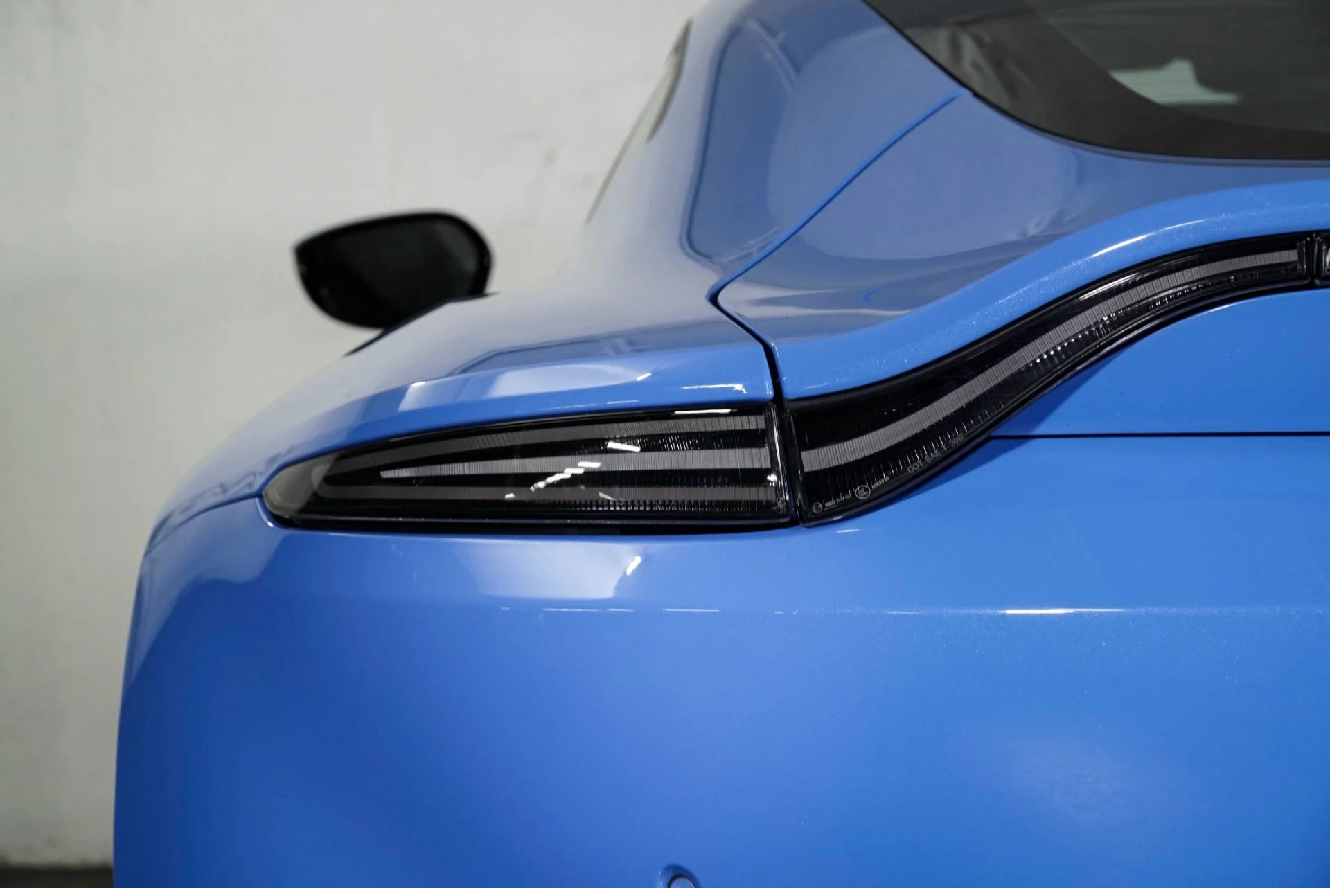 mph018_2702303205_Used_2021_Aston_Martin_Vantage_1770365952_1644beee13