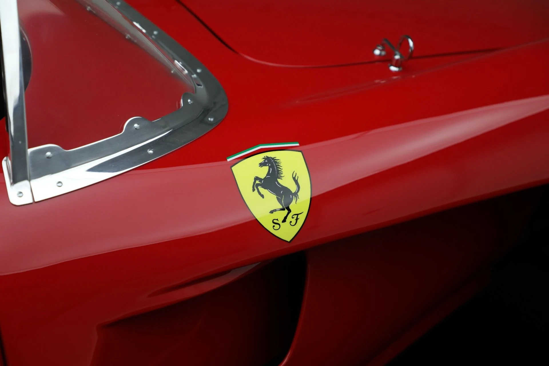 mph018_2702900_New_2025_Ferrari_Testarossa_J_f2937ae4e0