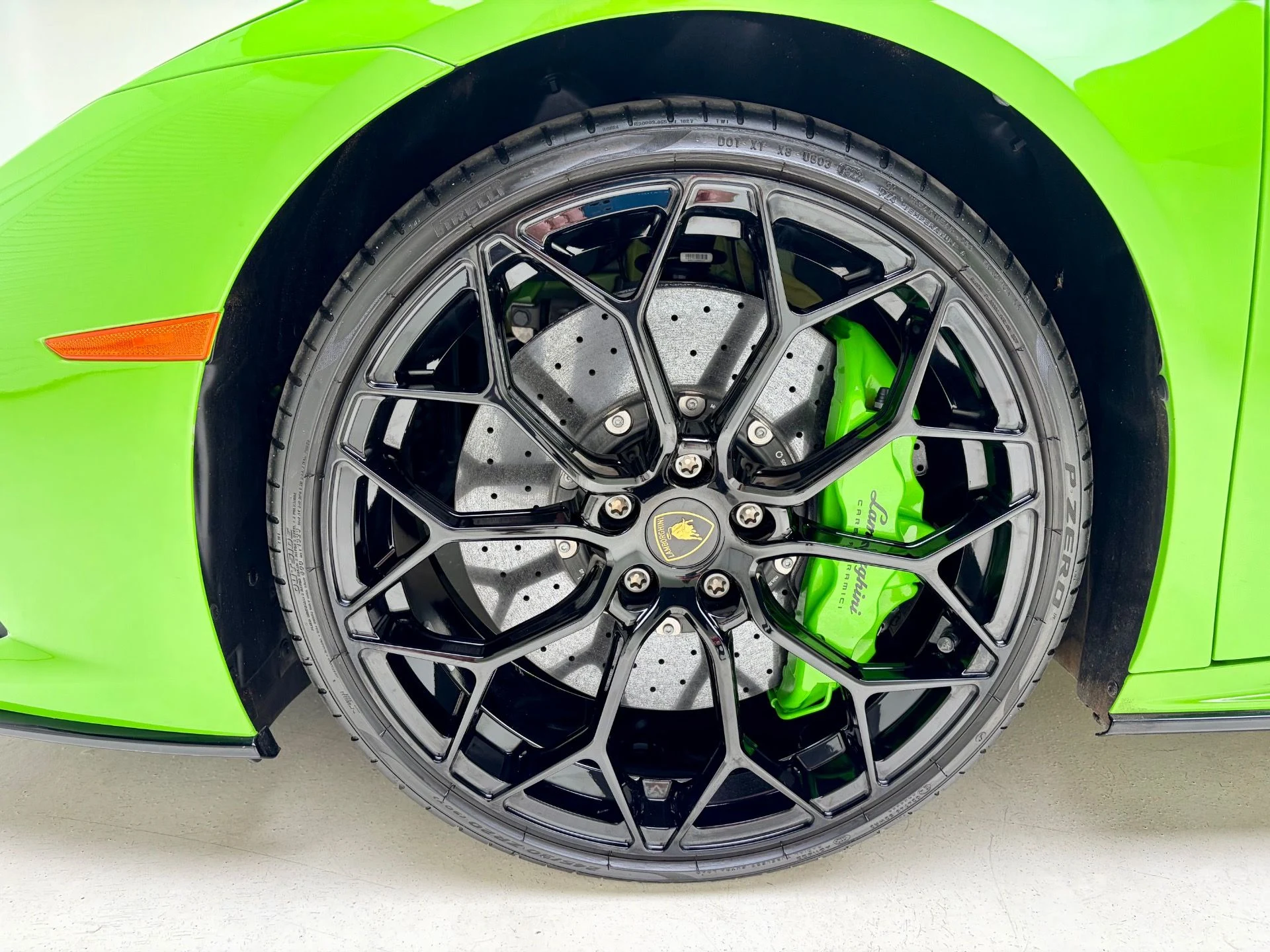 mph018_270741772_Used_2022_Lamborghini_Huracan_EVO_1777741286_b32eadc6d1