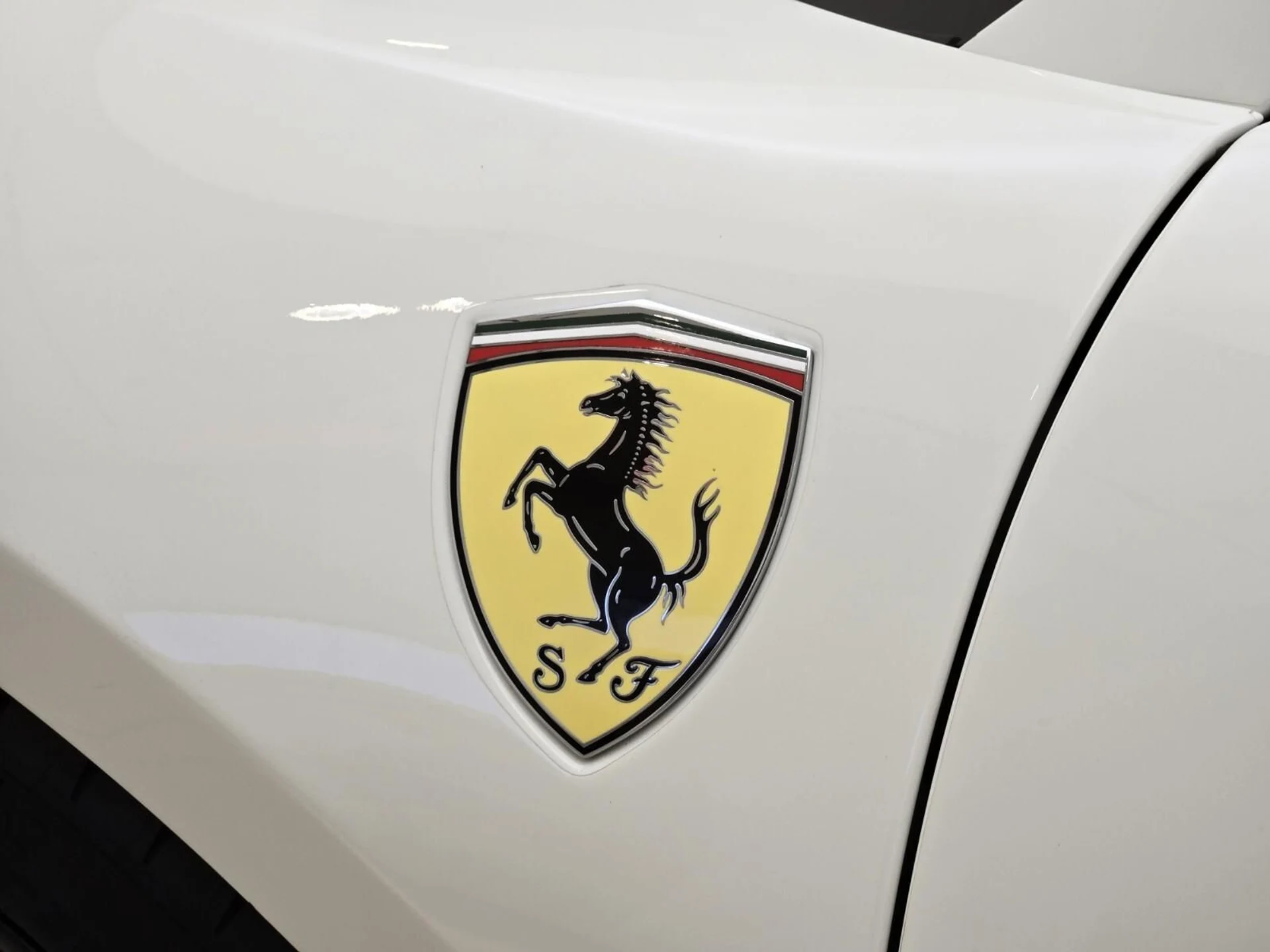mph018_271222074_Used_2019_Ferrari_488_Spider_1761634740_d58e88799b