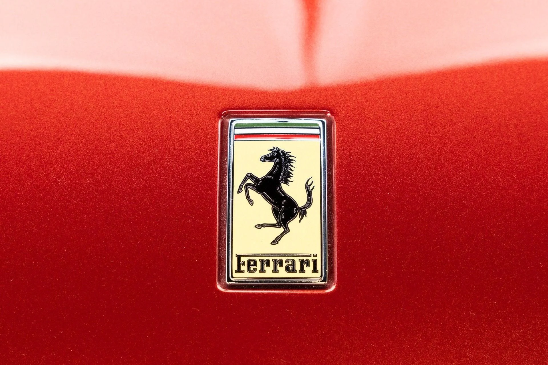 mph018_2714460053_Used_2026_Ferrari_Purosangue_1785925686_5219abf094