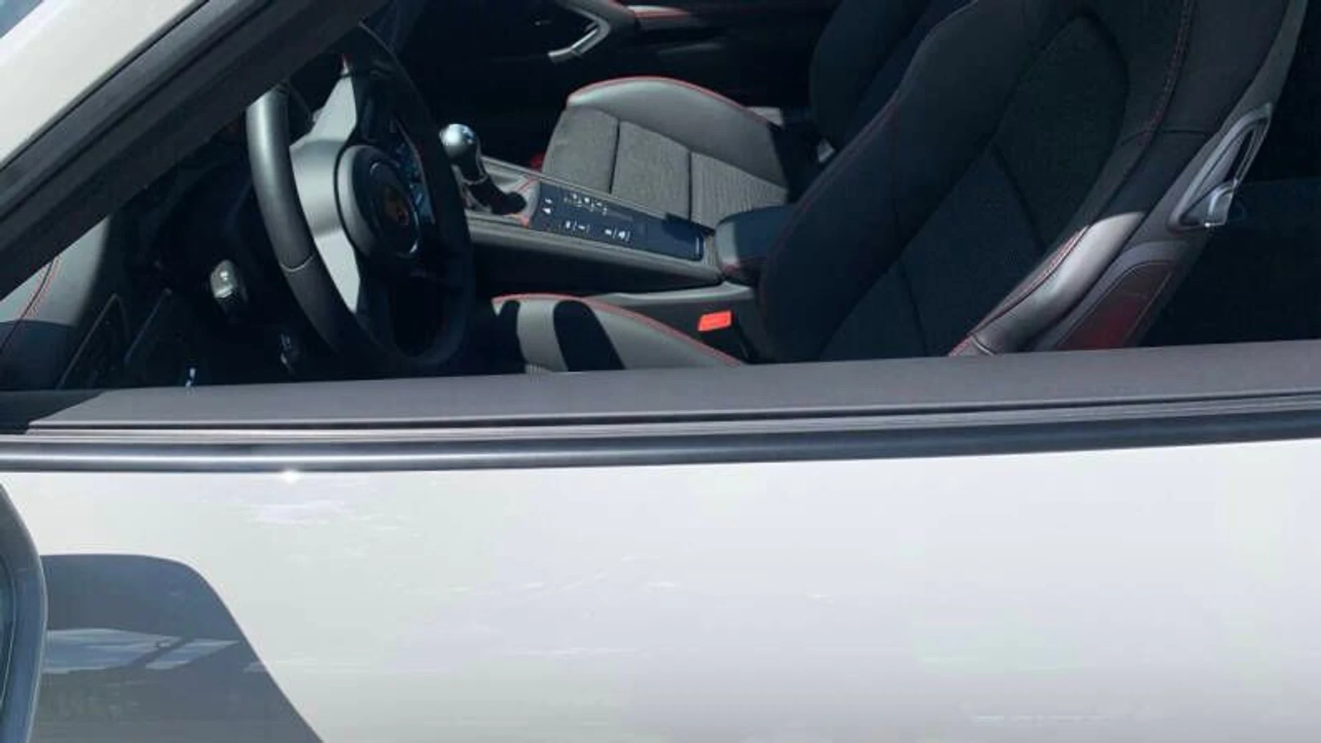 mph018_2715833729_2018_porsche_911_gt3_2dr_coupe_56711ec7e3
