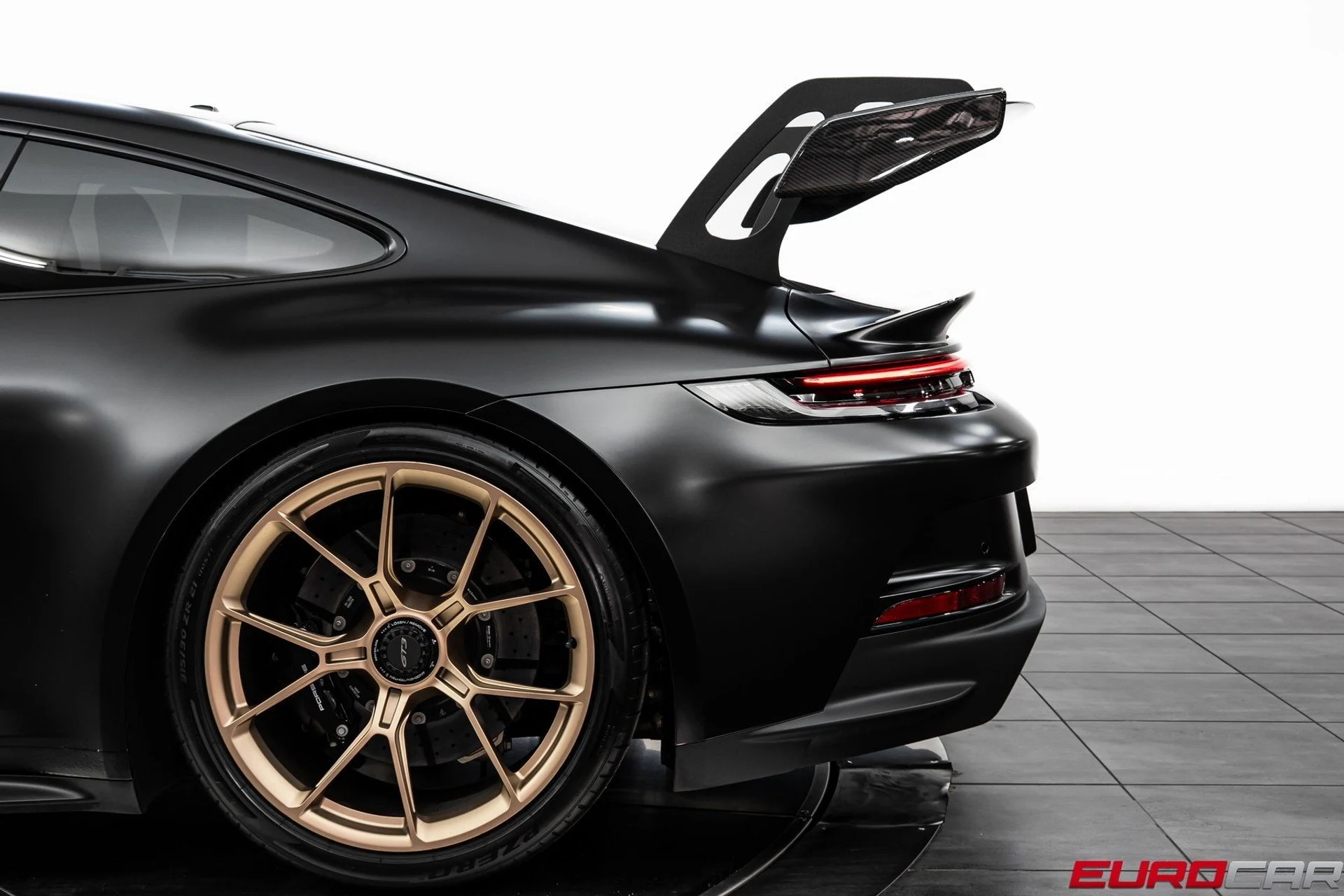 mph018_2725113950_image_19_26a6818b81